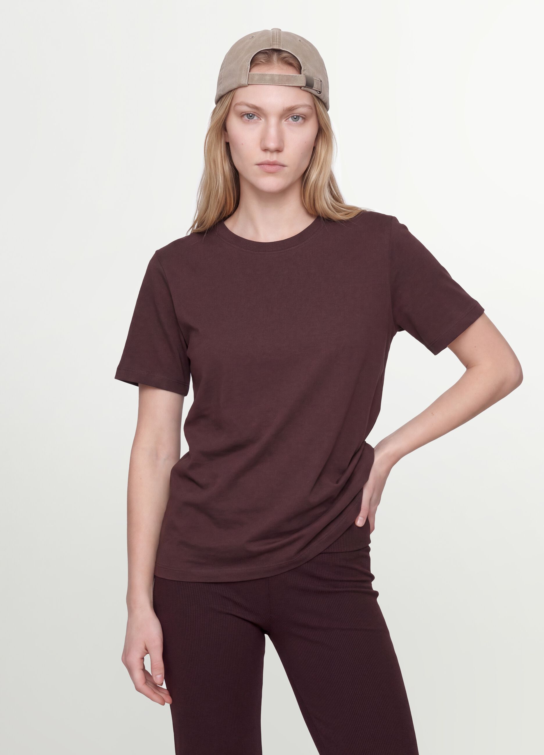 Brown crew-neck T-shirt in pure organic cotton, regular fit