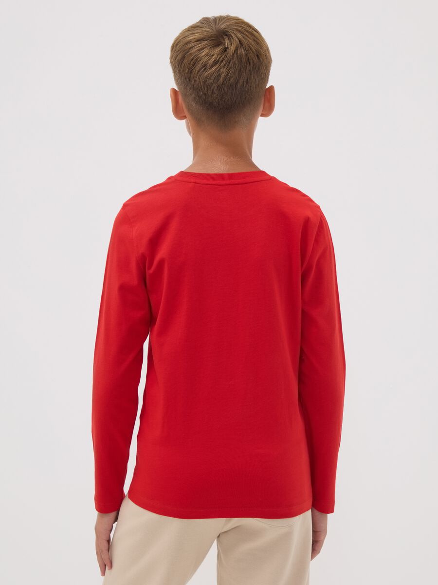 T-shirt rossa in puro cotone organico con stampa grafica per ragazzo_2