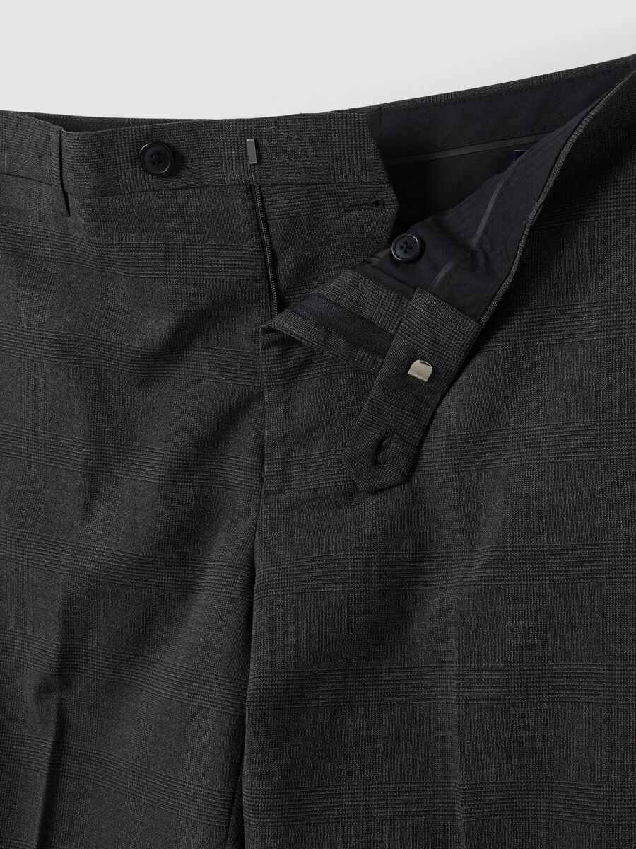 Pantaloni formali grigi slim fit in viscosa elasticizzata_2