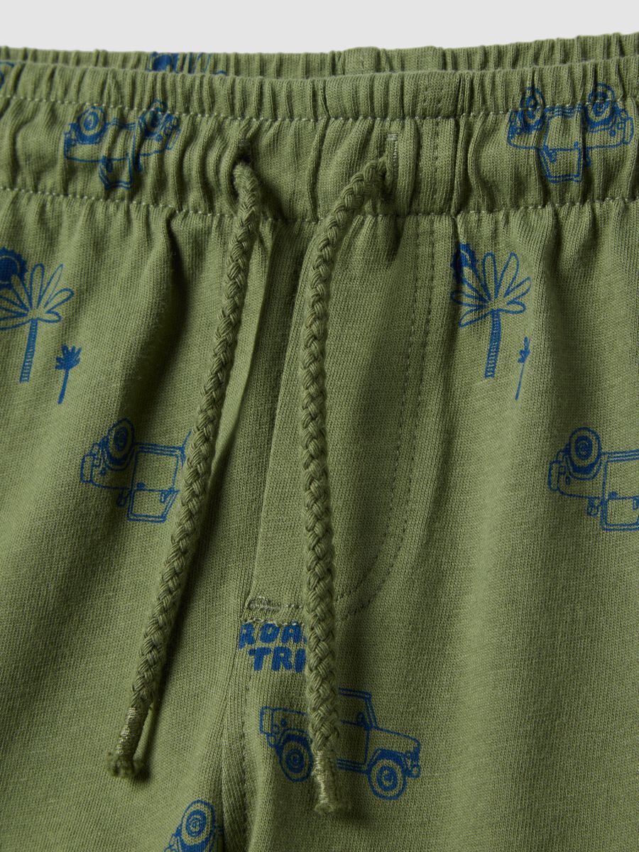Short in puro cotone verde da bimbo regular fit con stampe_2