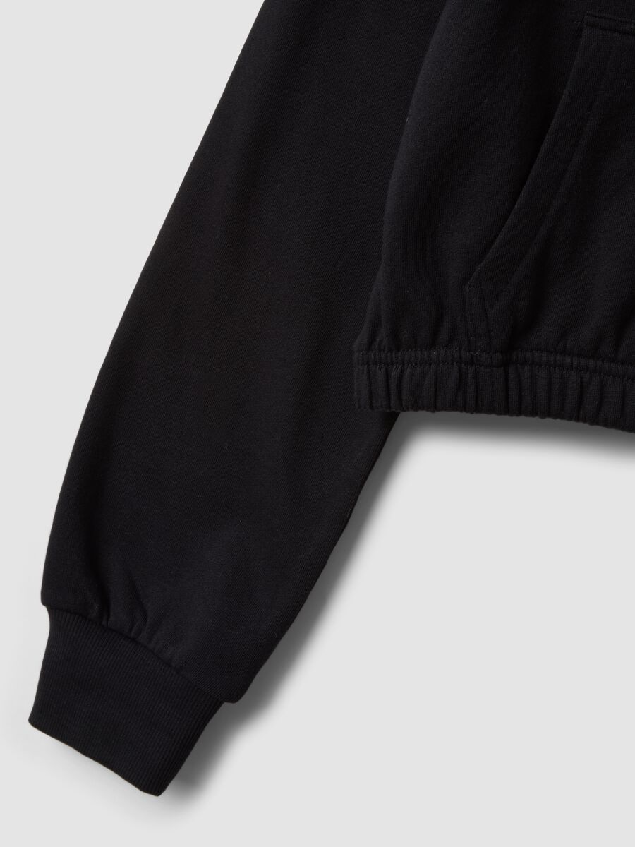 Short black pure cotton hoodie with crew neck for girls_4
