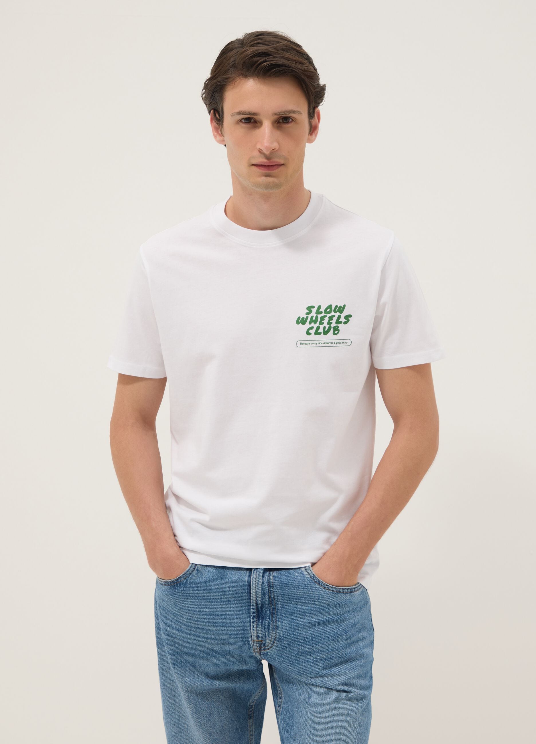 White pure cotton T-shirt with chest print, regular fit