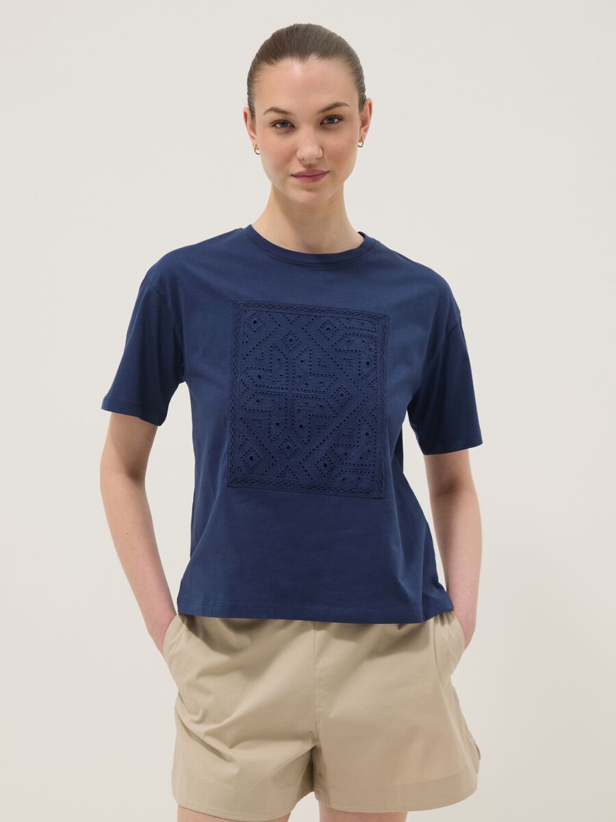 Blue regular-fit pure cotton T-shirt with perforated detail_0