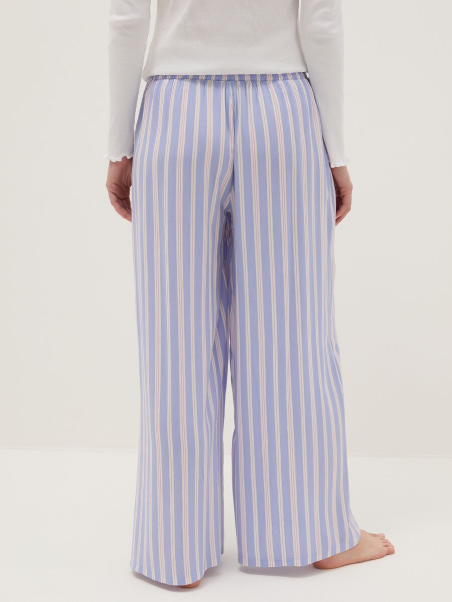 Pantaloni in pura viscosa a righe multicolor regular fit_2