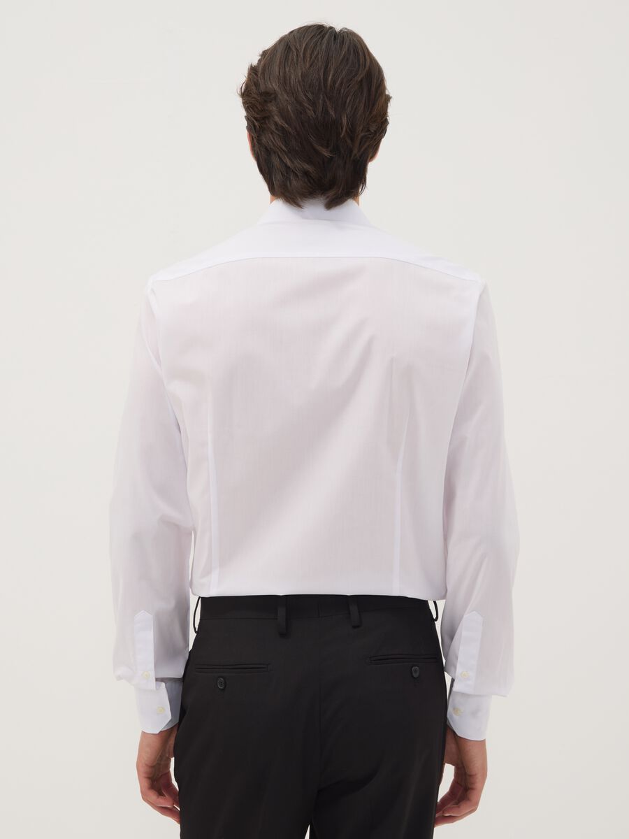 White slim-fit easy-iron shirt with classic collar_3