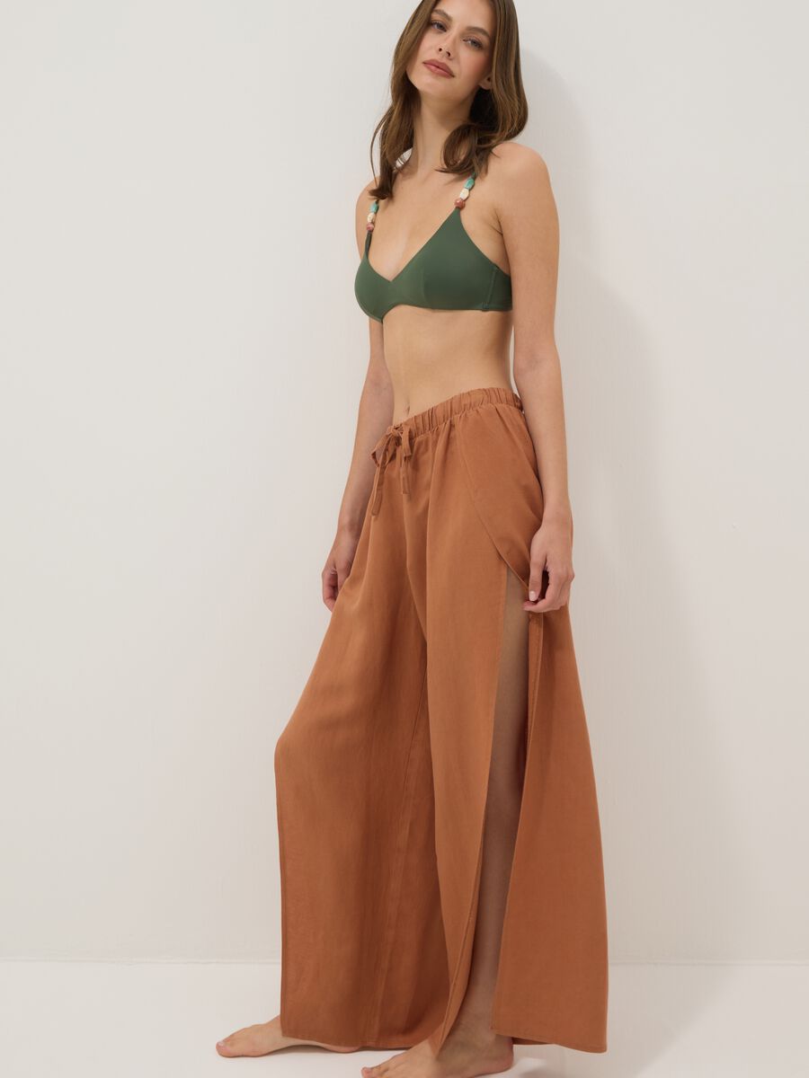 Brown wide-leg linen and viscose-blend trousers_0