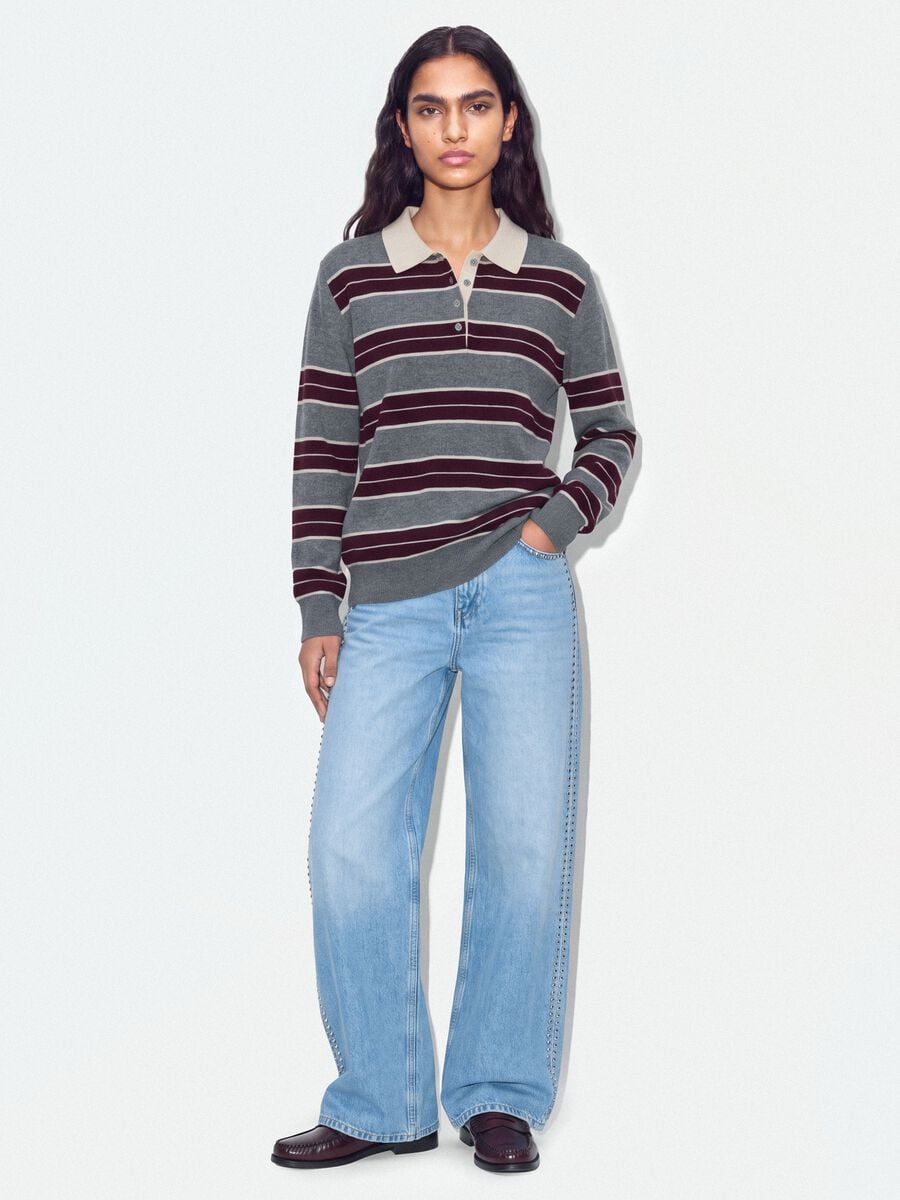 Maglia grigia in misto lana a righe con colletto polo_1