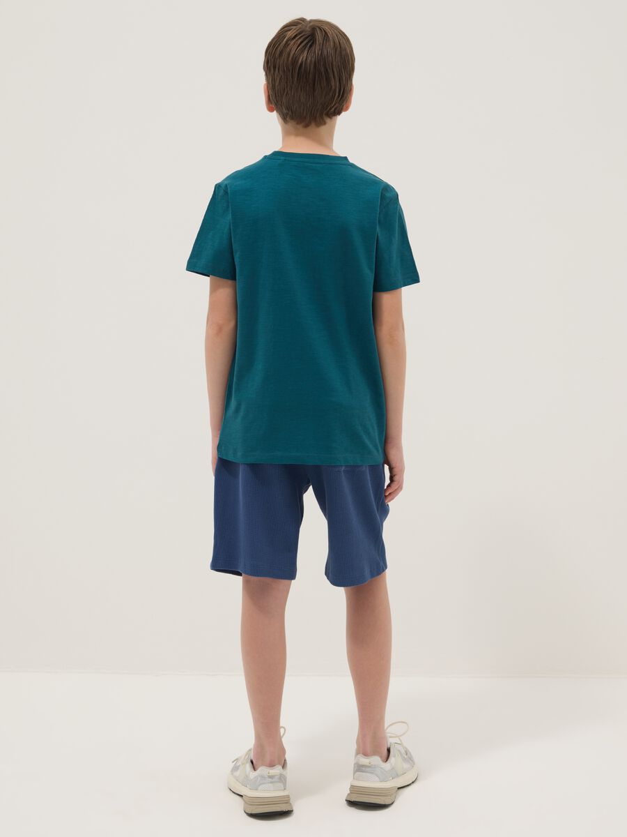 Kit t-shirt shorts in puro cotone multicolor da ragazzo regular fit_1
