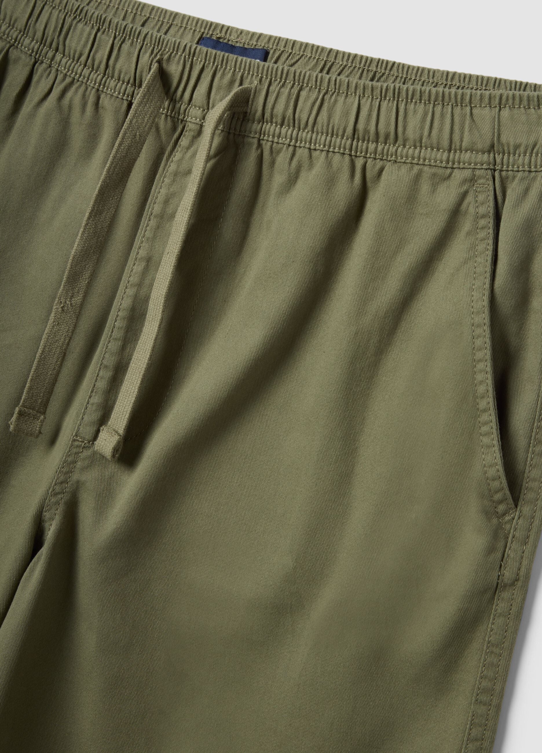 Green regular-fit pure cotton shorts