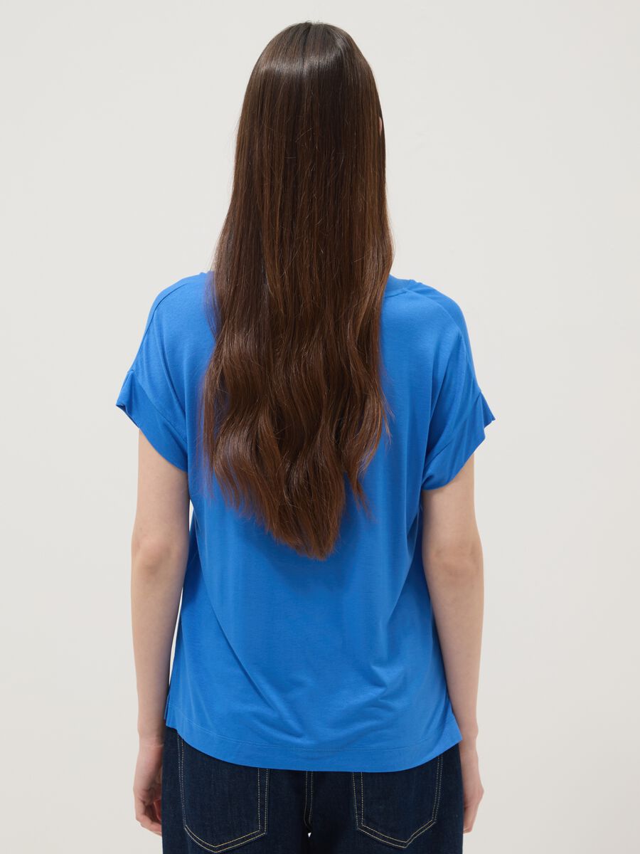 Blue stretch viscose V-neck T-shirt_3
