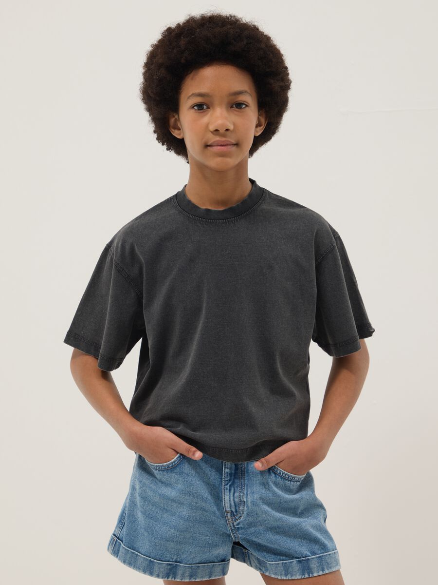 T-shirt in puro cotone grigia da ragazza oversize fit_0