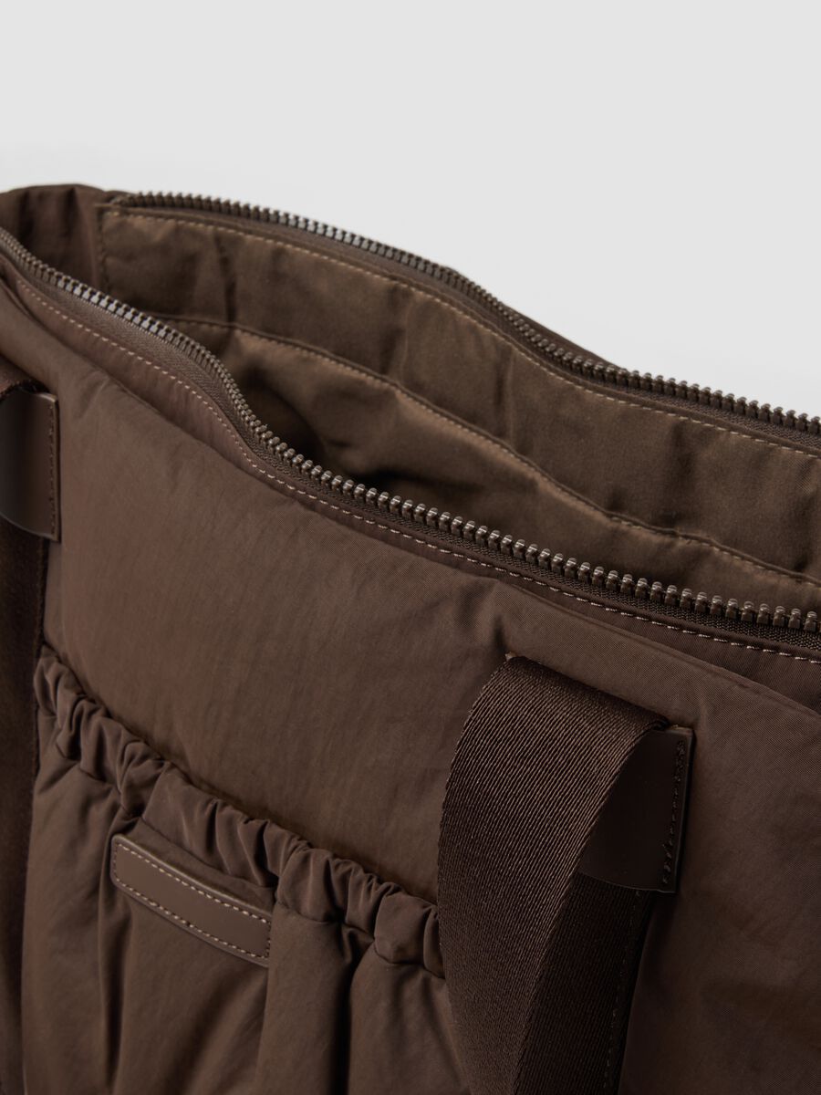 Brown shopper bag with gathered external pocket_2