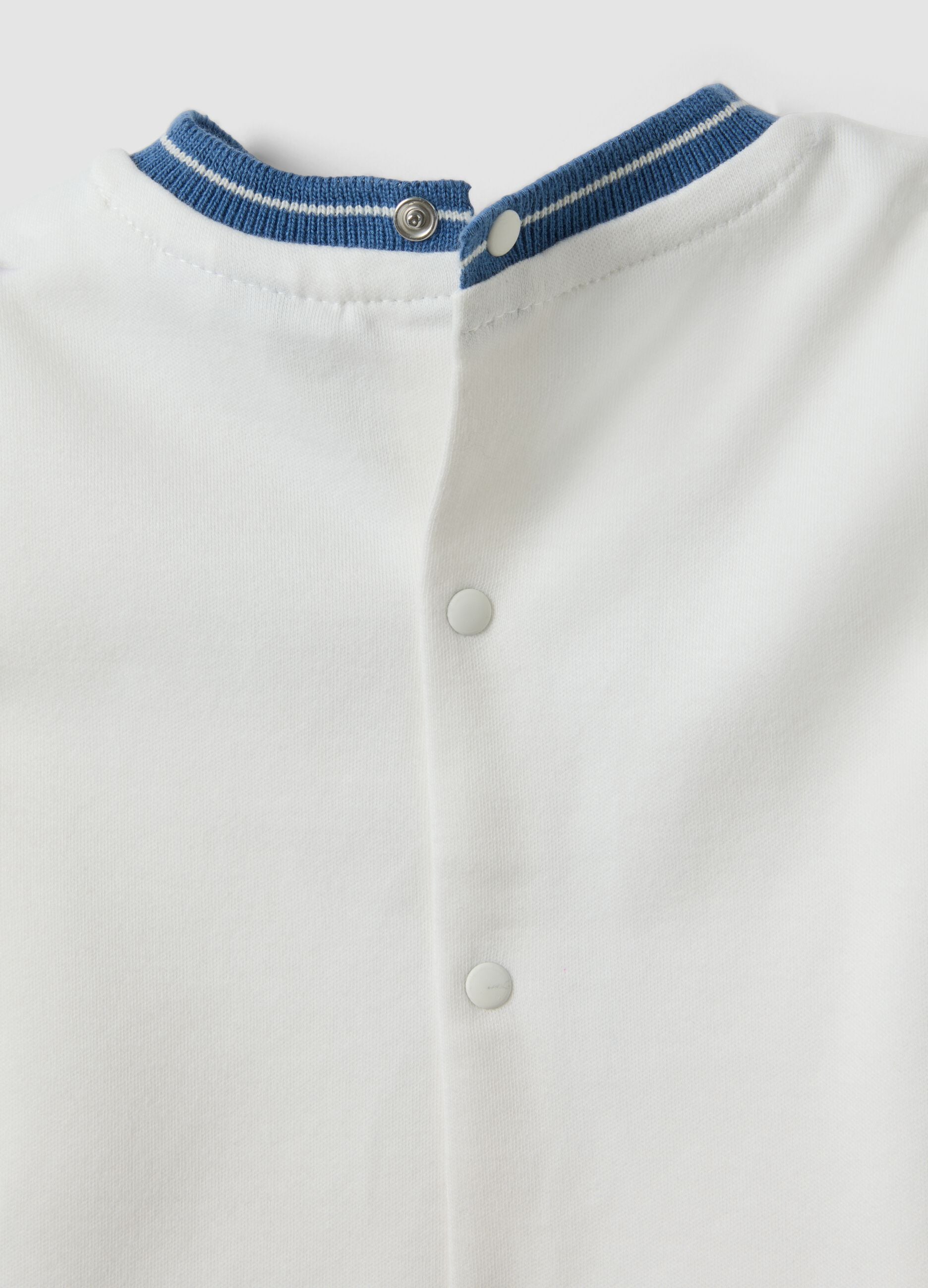 White organic cotton top with front print, regular fit
