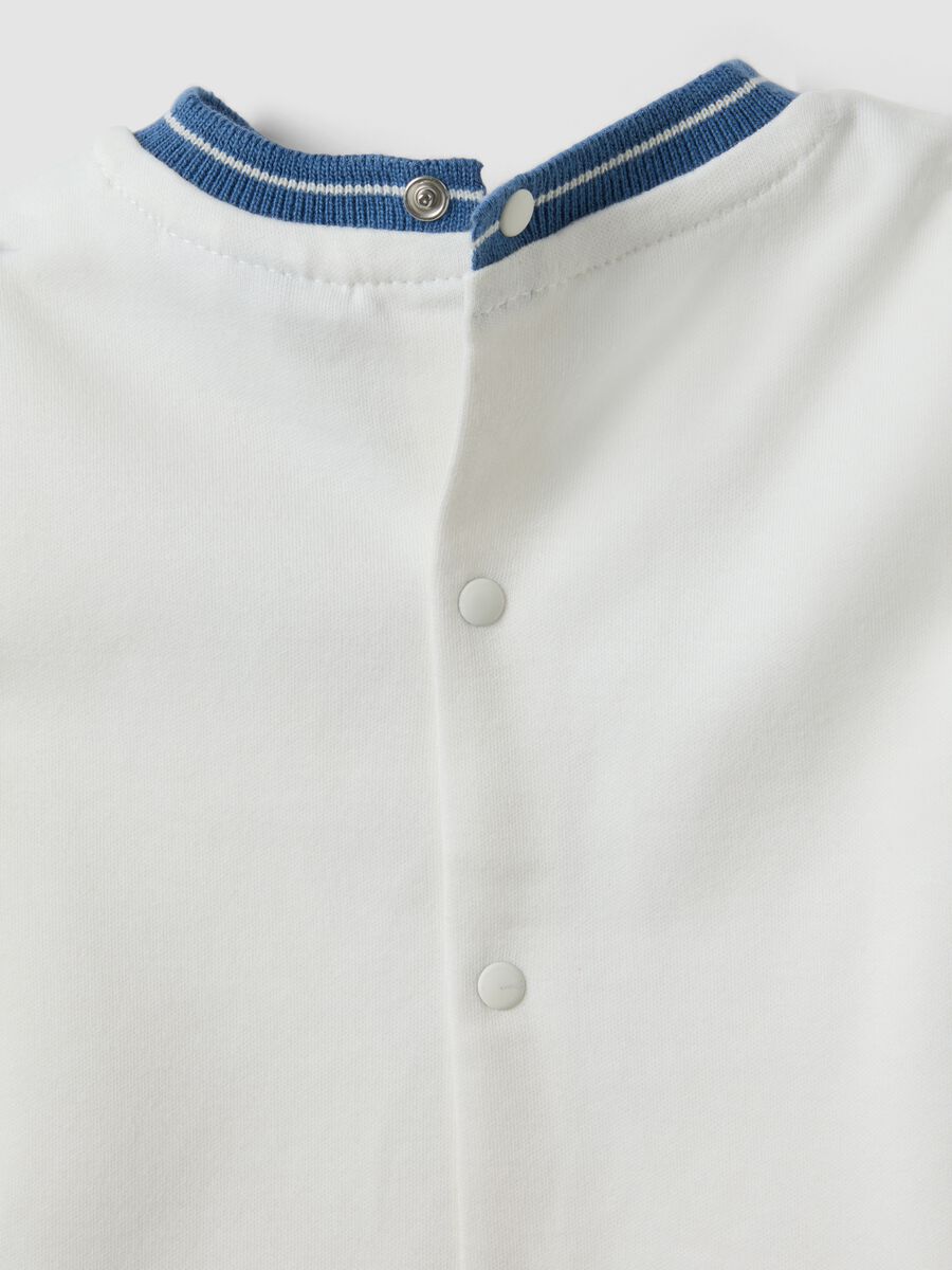 White organic cotton top with front print, regular fit_3