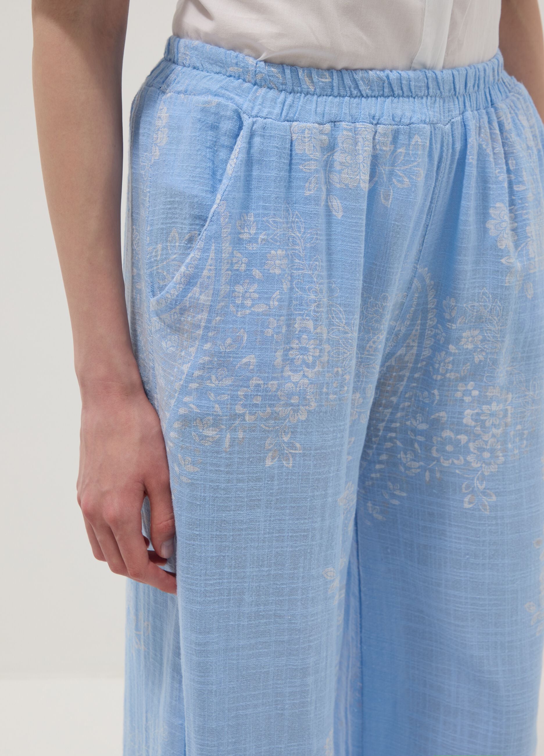 Light Blue Wide-Leg Pure Cotton Paisley Print Trousers &ndash; Regular Fit