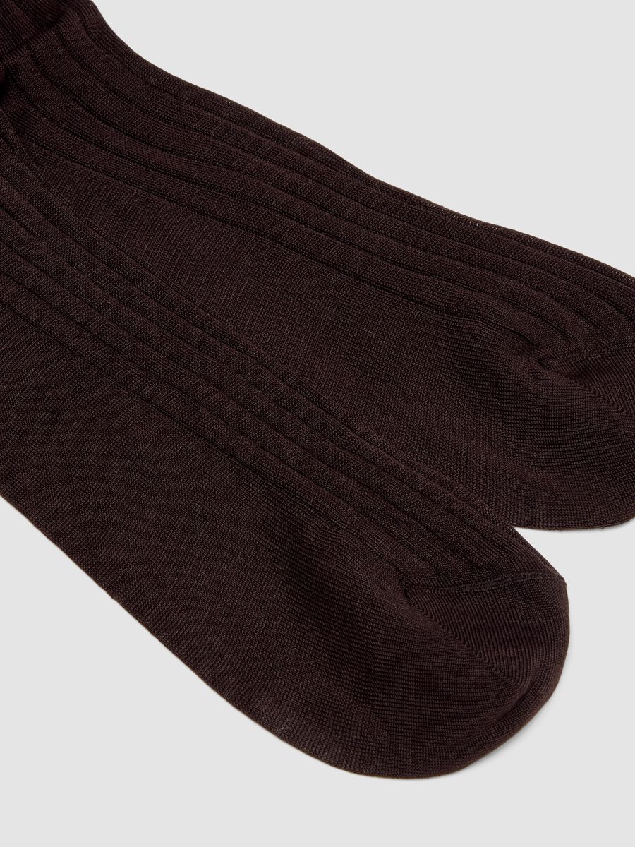 Brown ribbed long socks in pure cotton_1