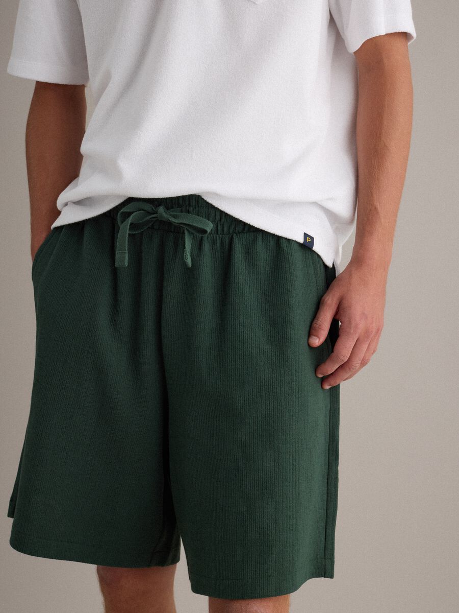 Green cotton-blend jogger shorts with drawstring, relaxed fit_3