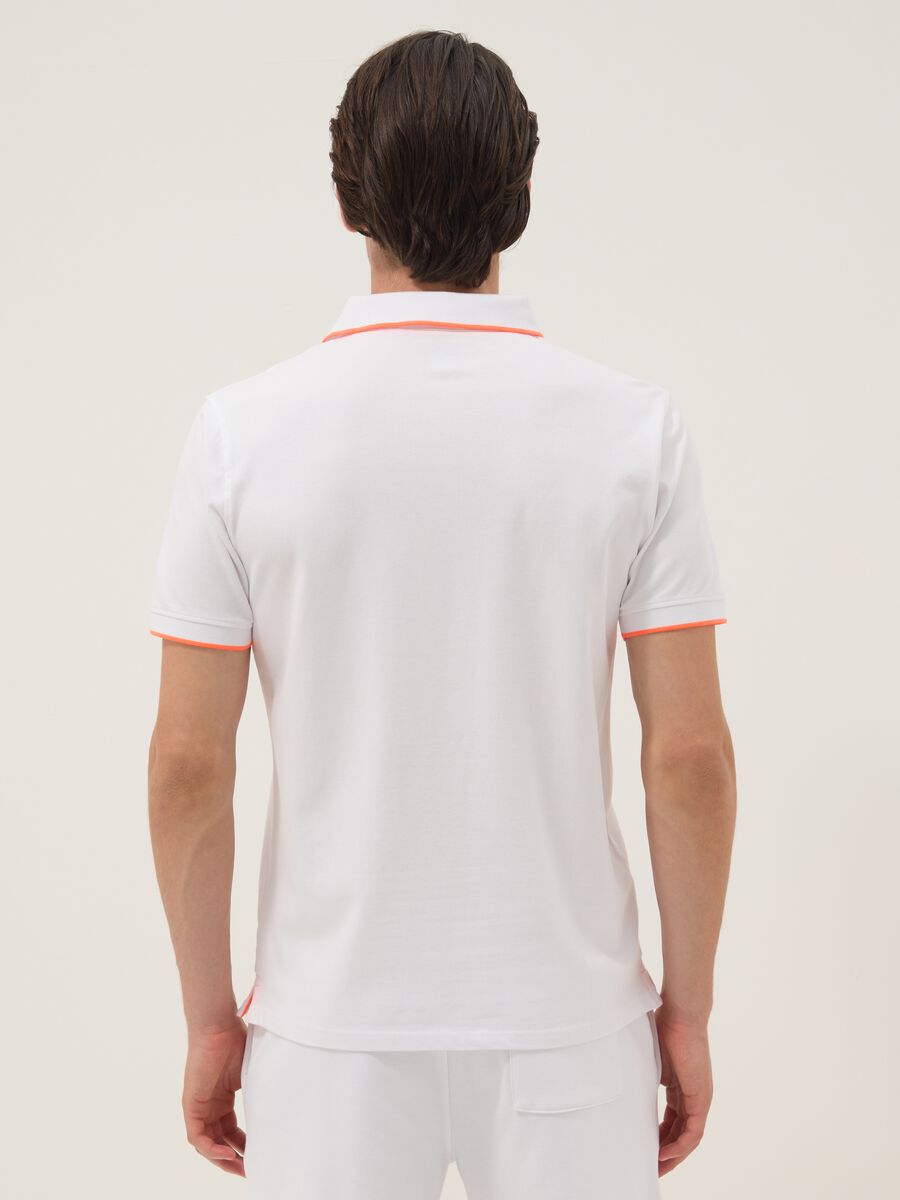 White stretch cotton polo shirt with contrast trims_4