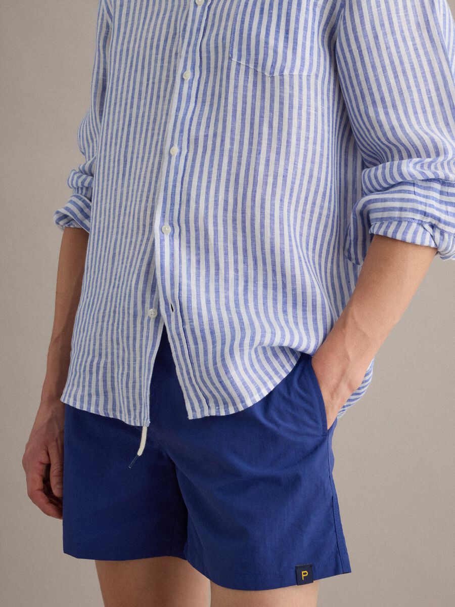 Boxer da mare blu con vita elasticizzata e coulisse_3