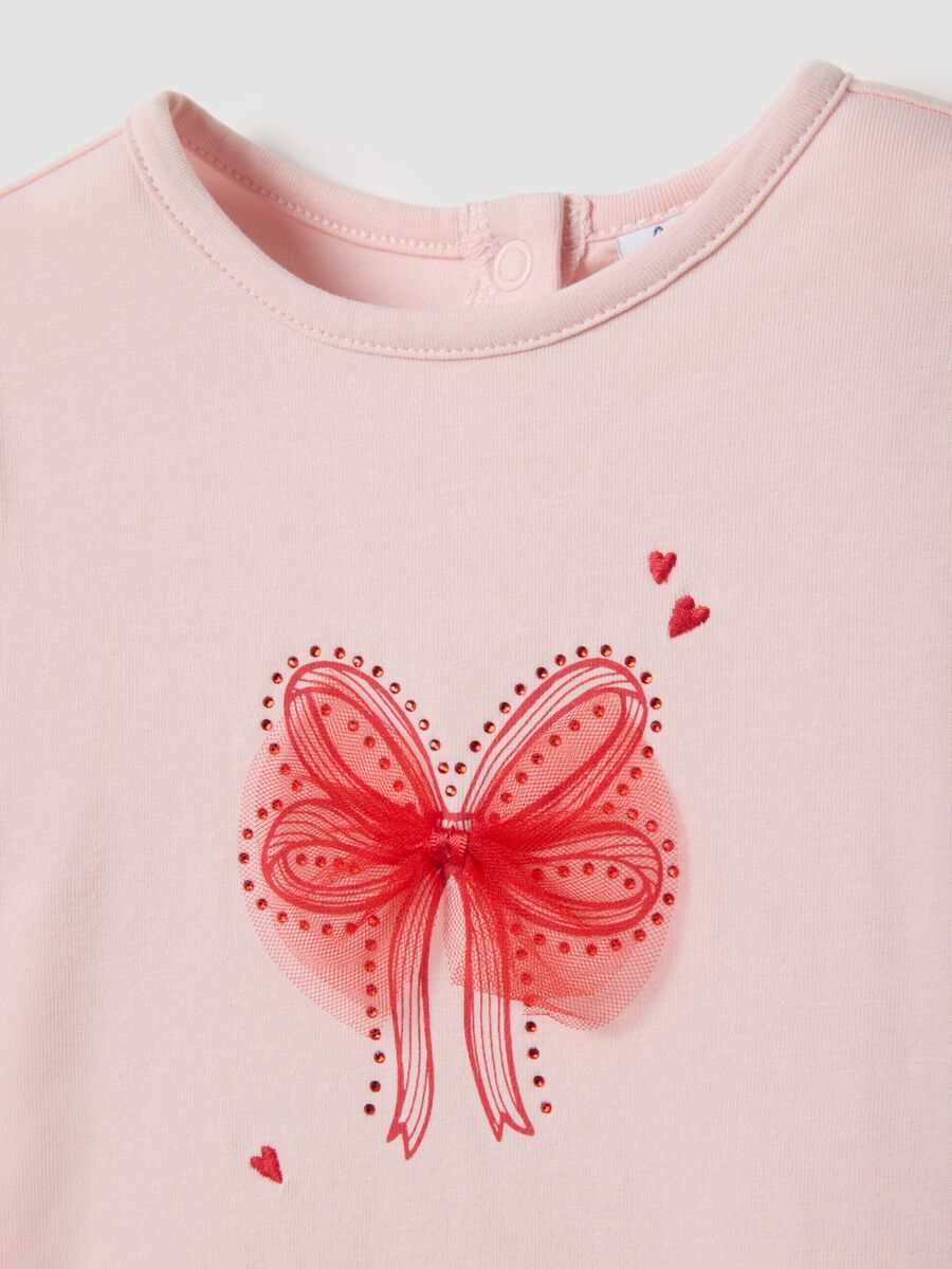 T-shirt rosa a maniche lunghe in cotone elasticizzato con applicazione fiocco _2