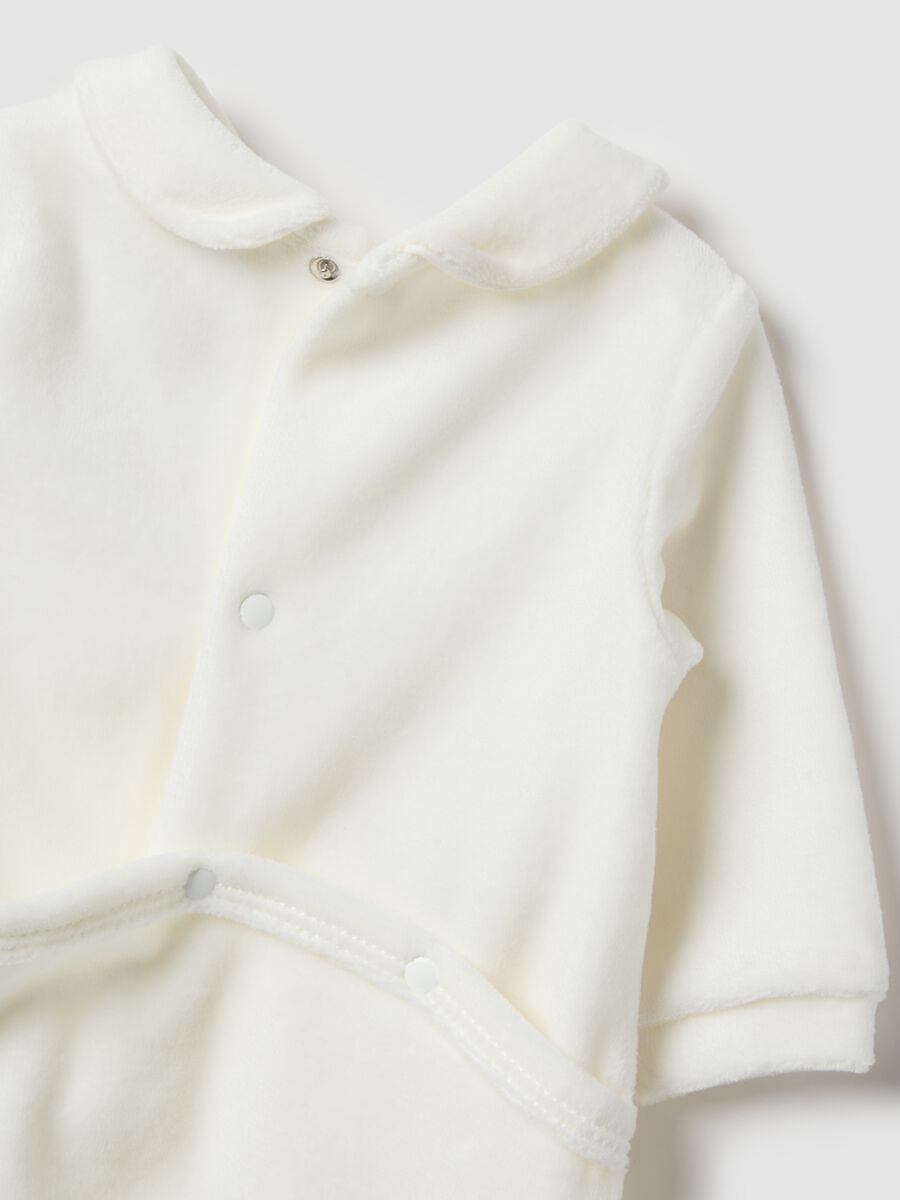Tutina bianca da neonato in misto cotone regular fit con ricami_2