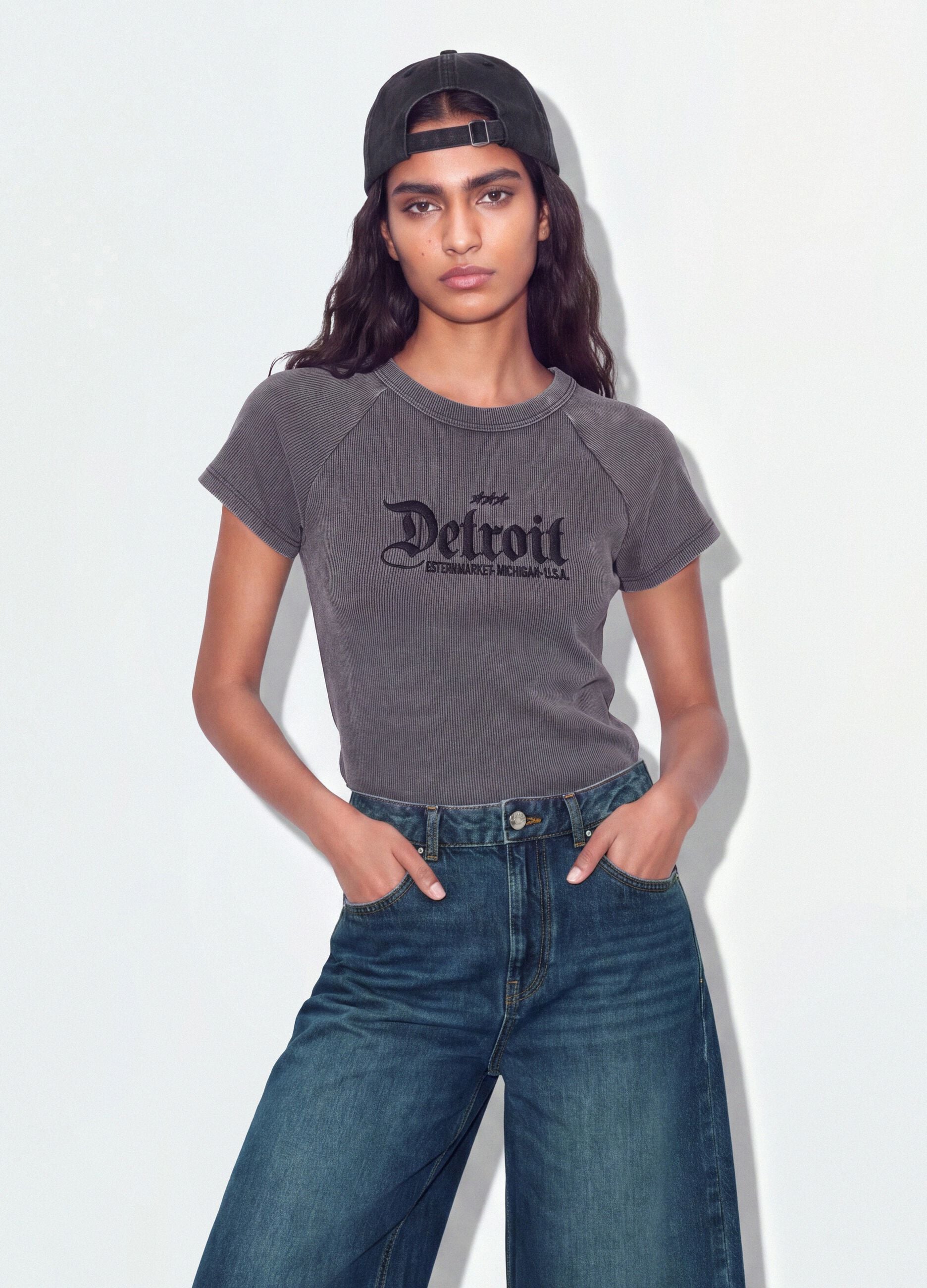 Grey fitted ribbed stretch cotton T-shirt with Detroit lettering