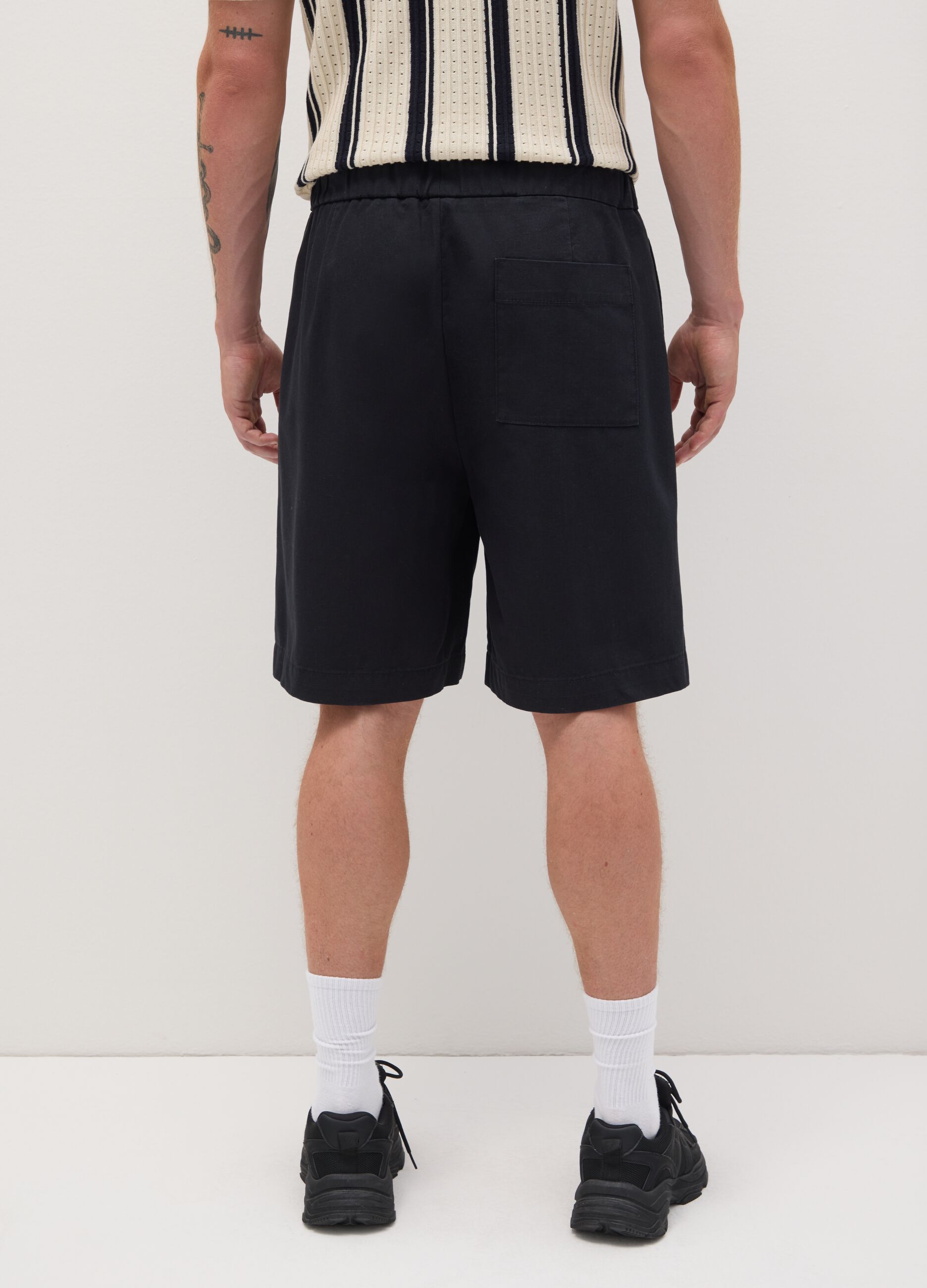 Men's black baggy shorts in 100% cotton