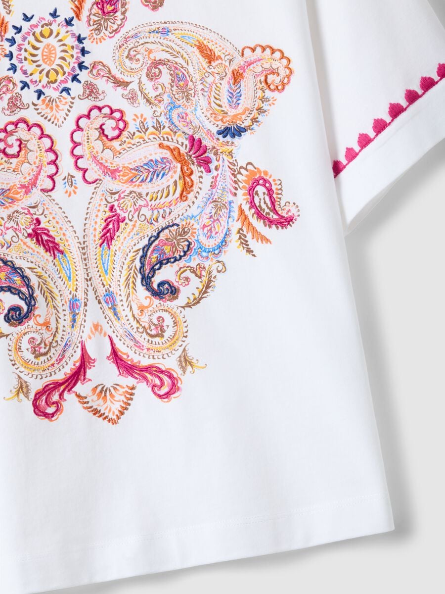 White pure cotton t-shirt regular fit with embroidery_5