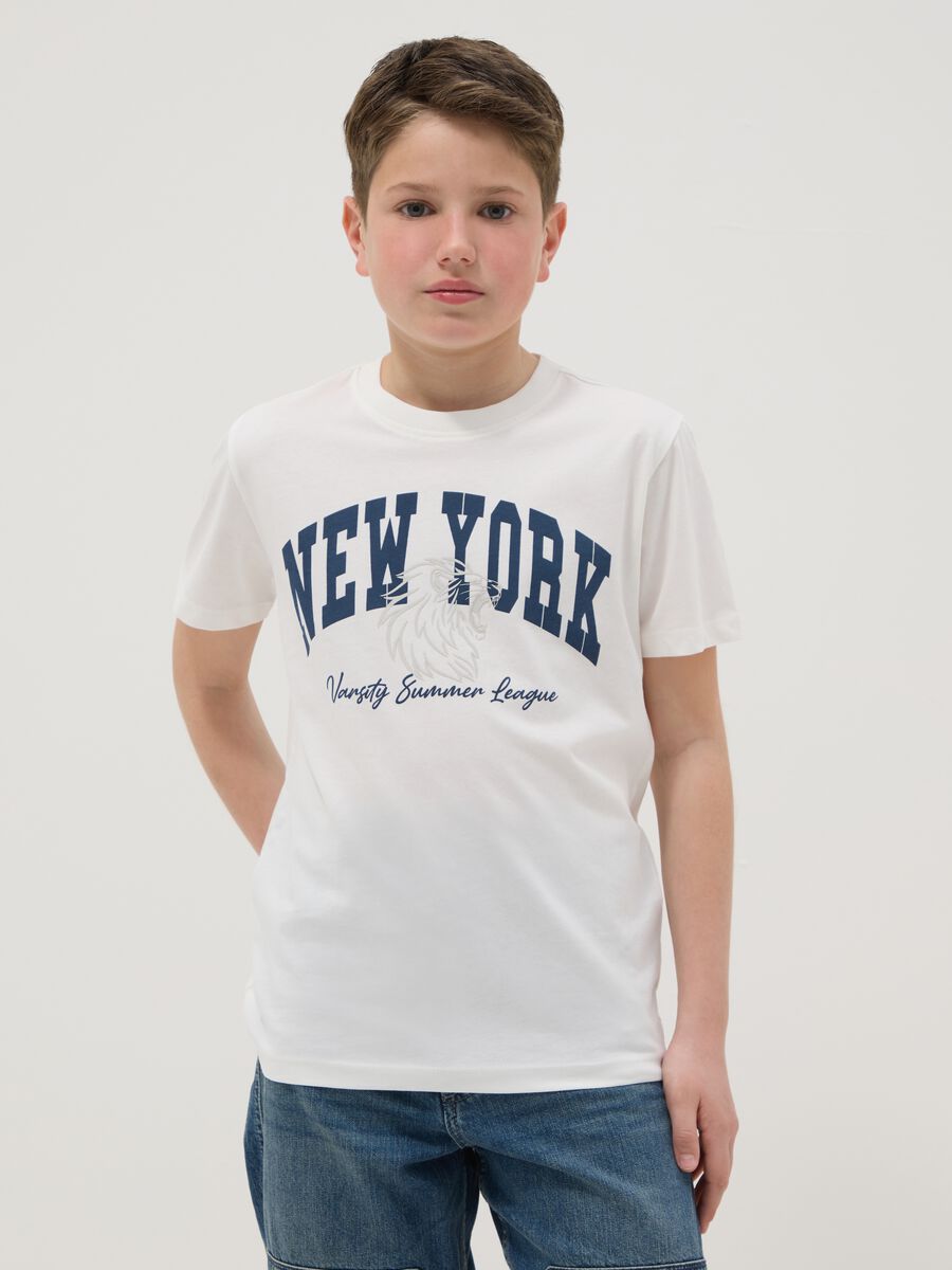T-shirt in puro cotone bianco da ragazzo regular fit con stampa_0