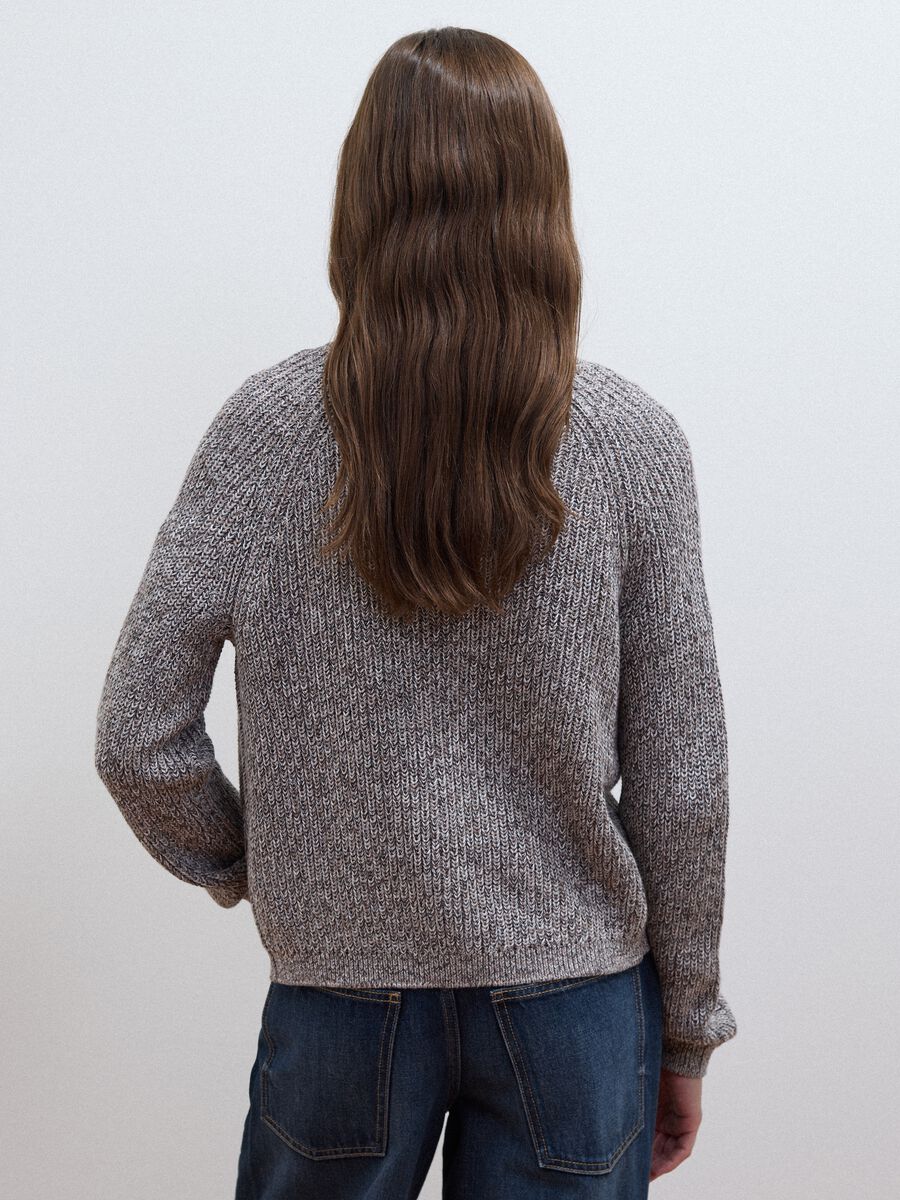 Grey pure cotton knit cardigan in regular fit_3