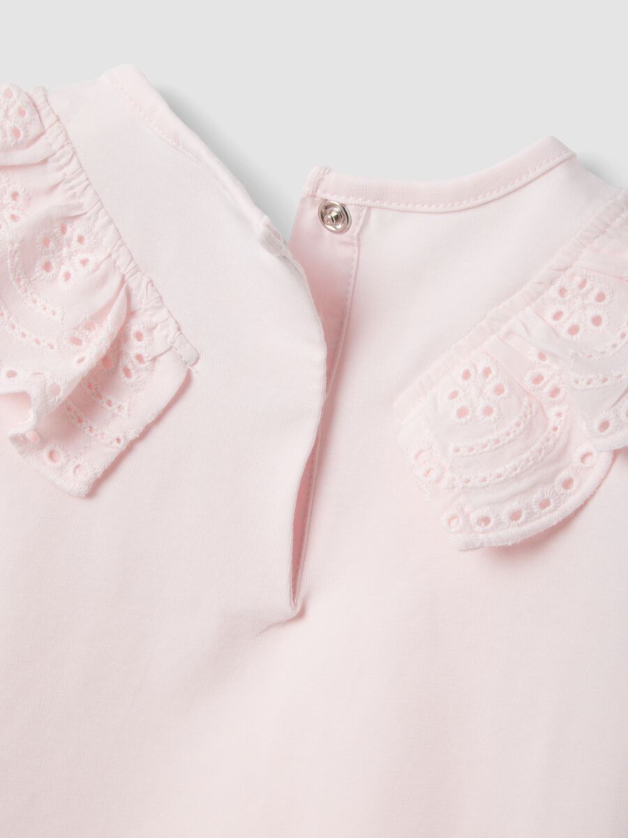 Pink short-sleeve stretch cotton T-shirt with broderie anglaise embroidery_2