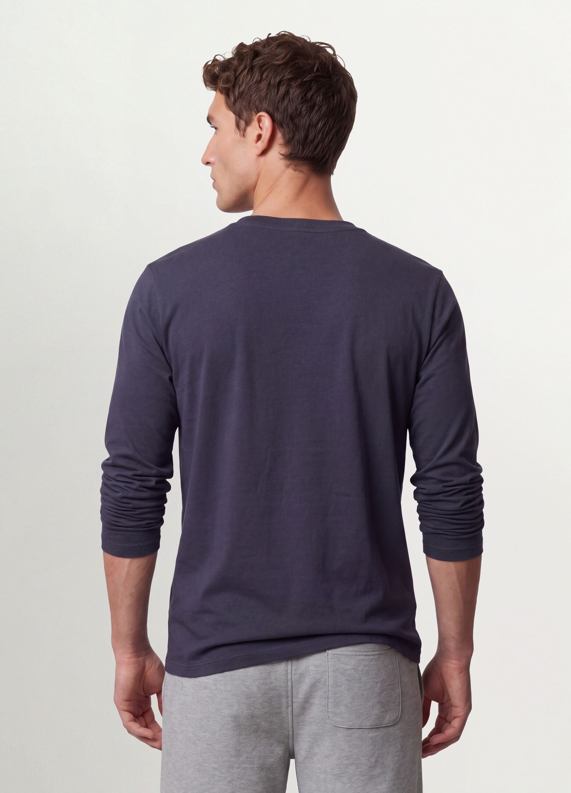 Grey long-sleeve crew-neck T-shirt in pure organic cotton