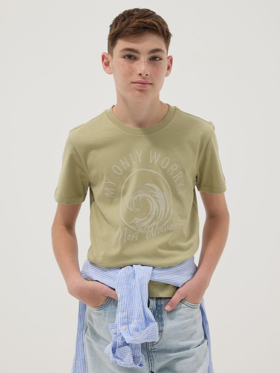 Green short-sleeved T-shirt in 100% organic cotton for boys_0