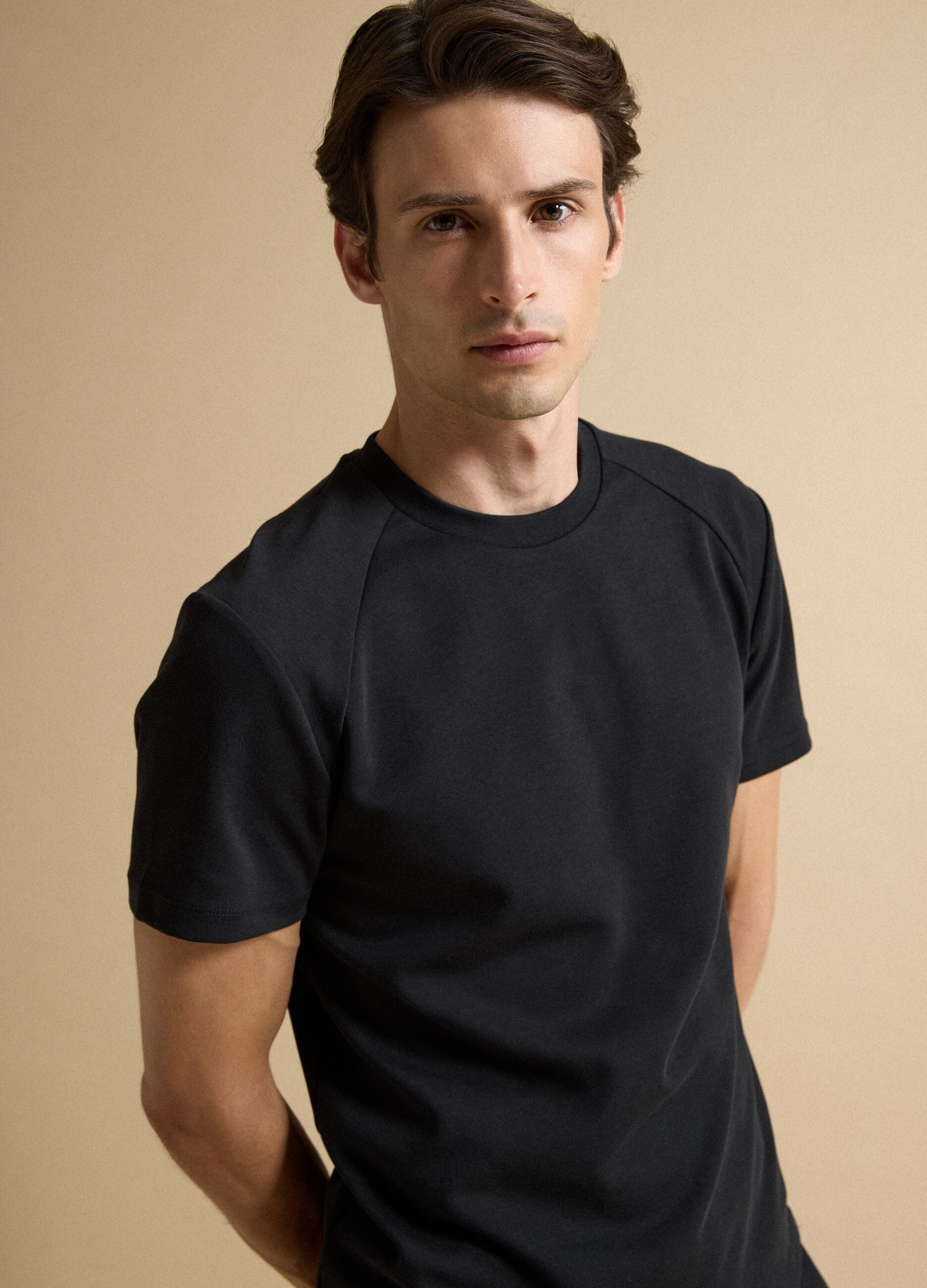 Black breathable, quick-dry cotton-blend T-shirt