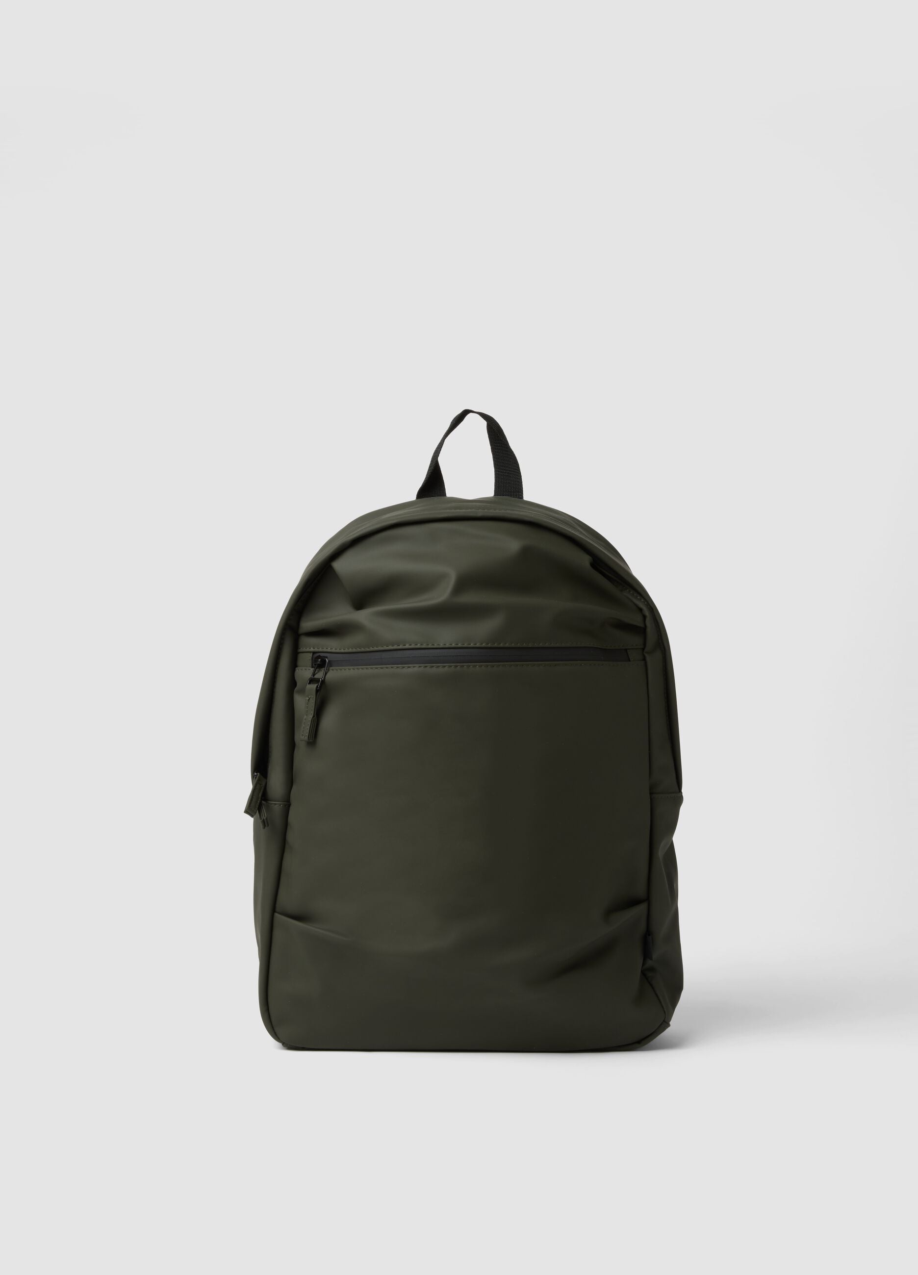 Green water-repellent backpack with front pocket