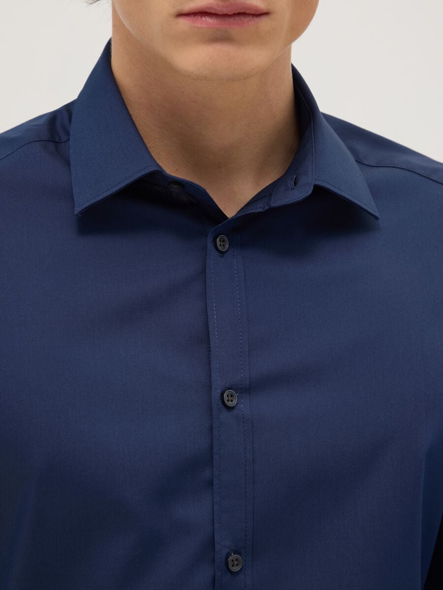 Blue cotton blend slim fit easy iron shirt_1