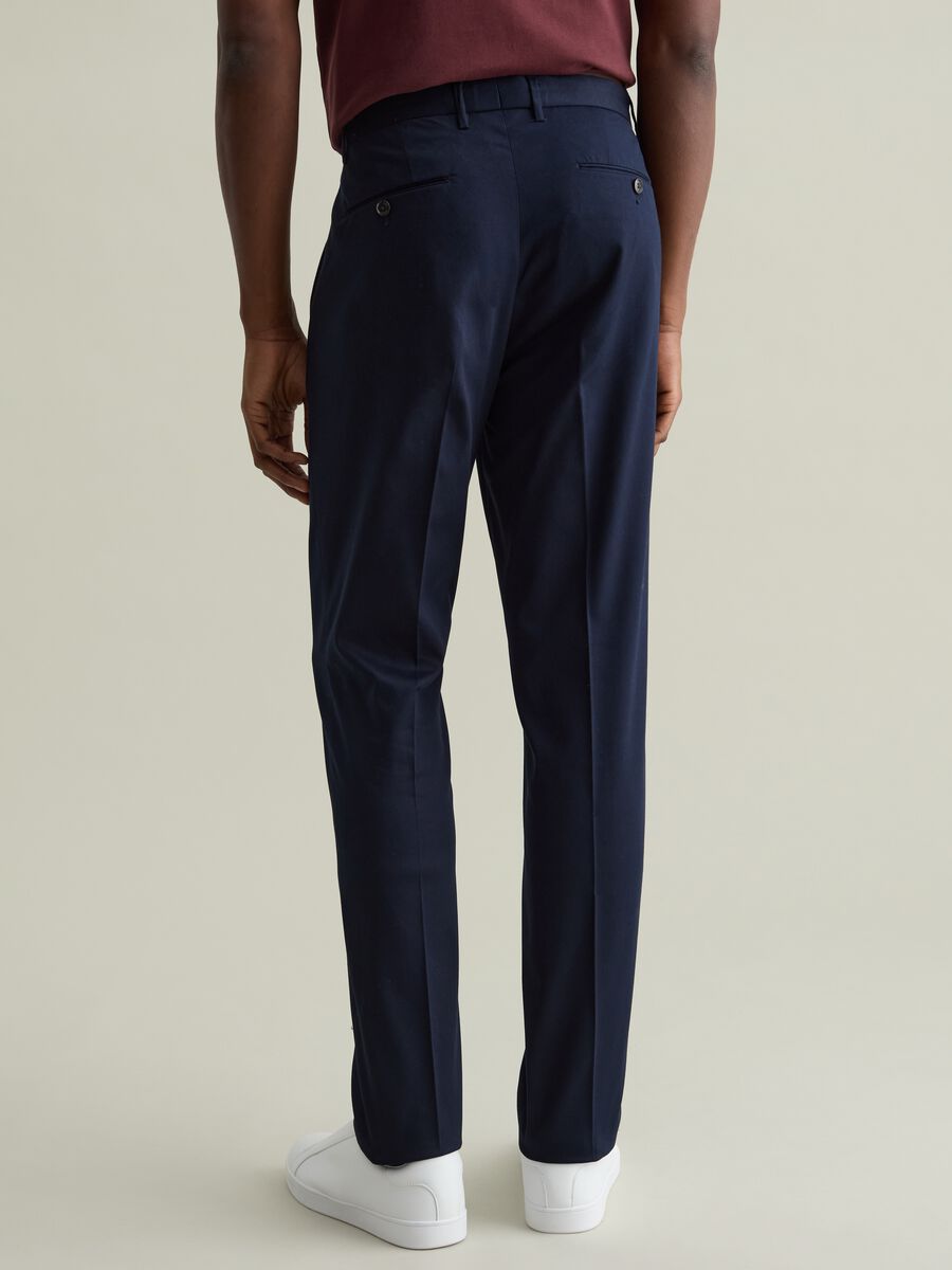 Contemporary chino trousers with darts_4
