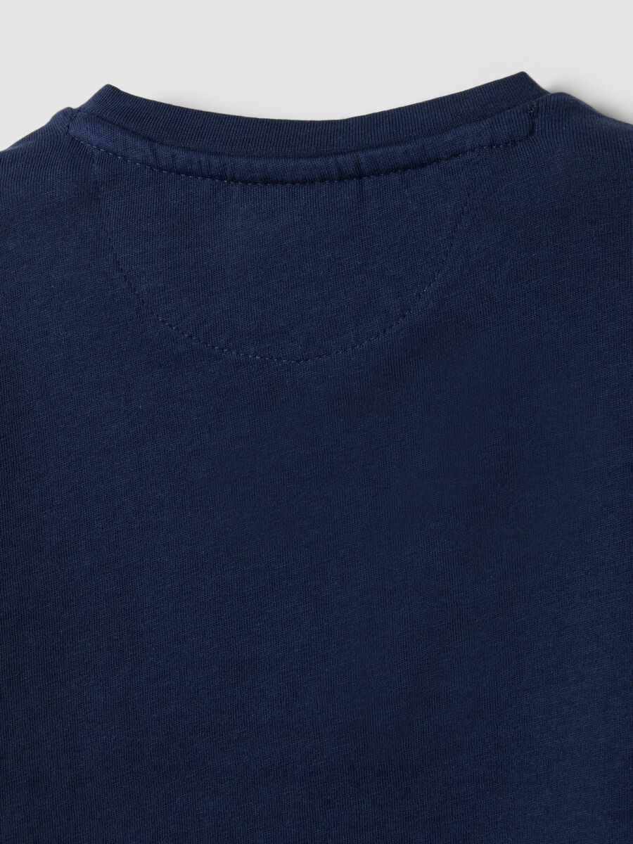 Blue pure cotton children's t-shirt regular fit with embroidered car_3