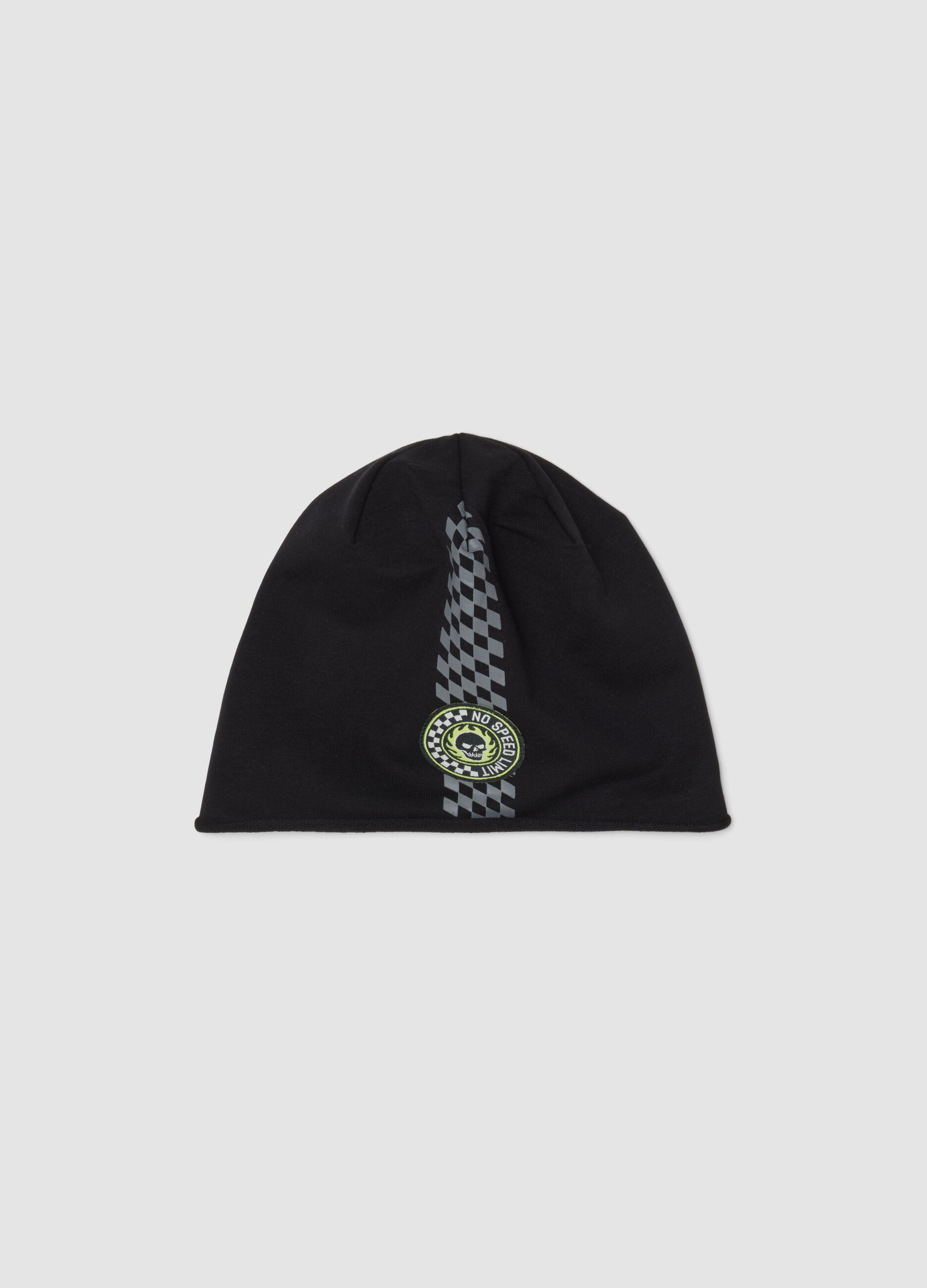 Black stretch organic cotton hat with chequered graphic print