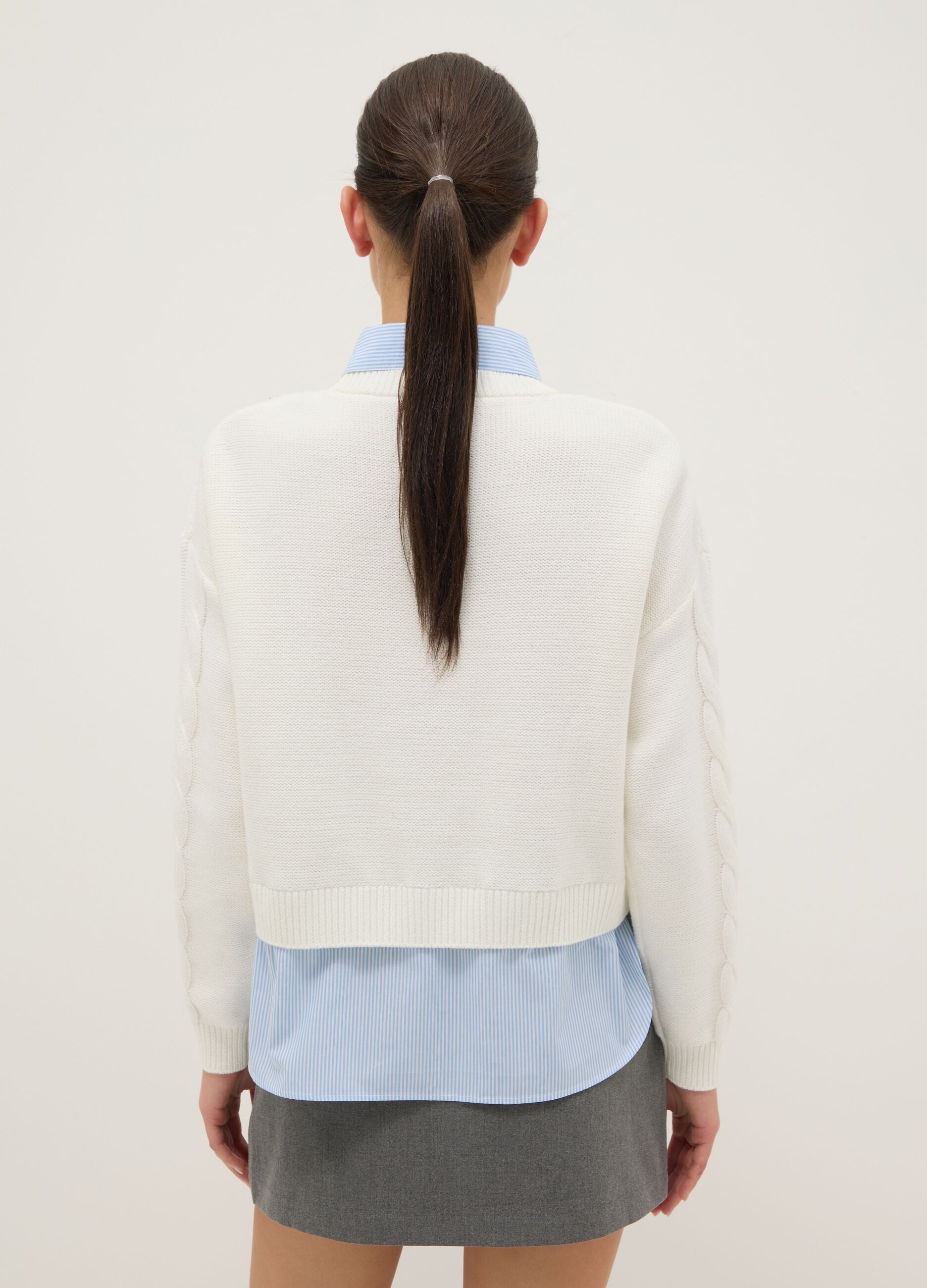 White cotton blend sweater regular fit with cable knit pattern