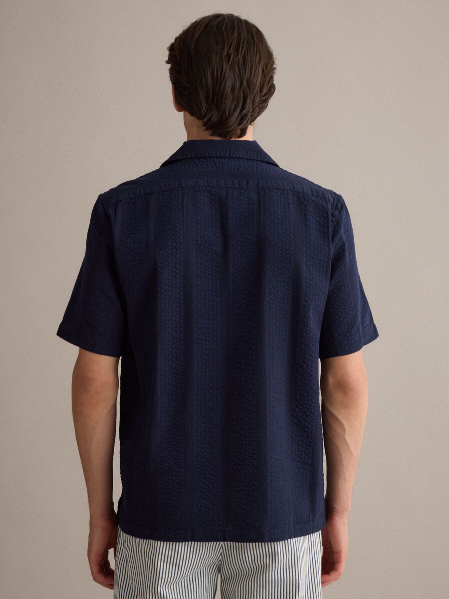 Men&rsquo;s blue organic cotton shirt with bowling collar_3