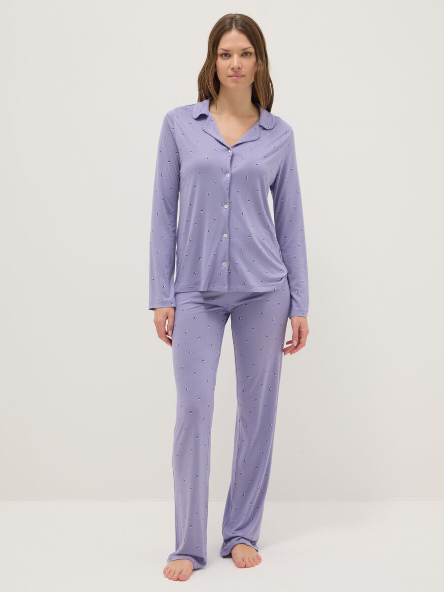Maglia pigiama in pura viscosa viola regular fit con scollo a V e stampe_0