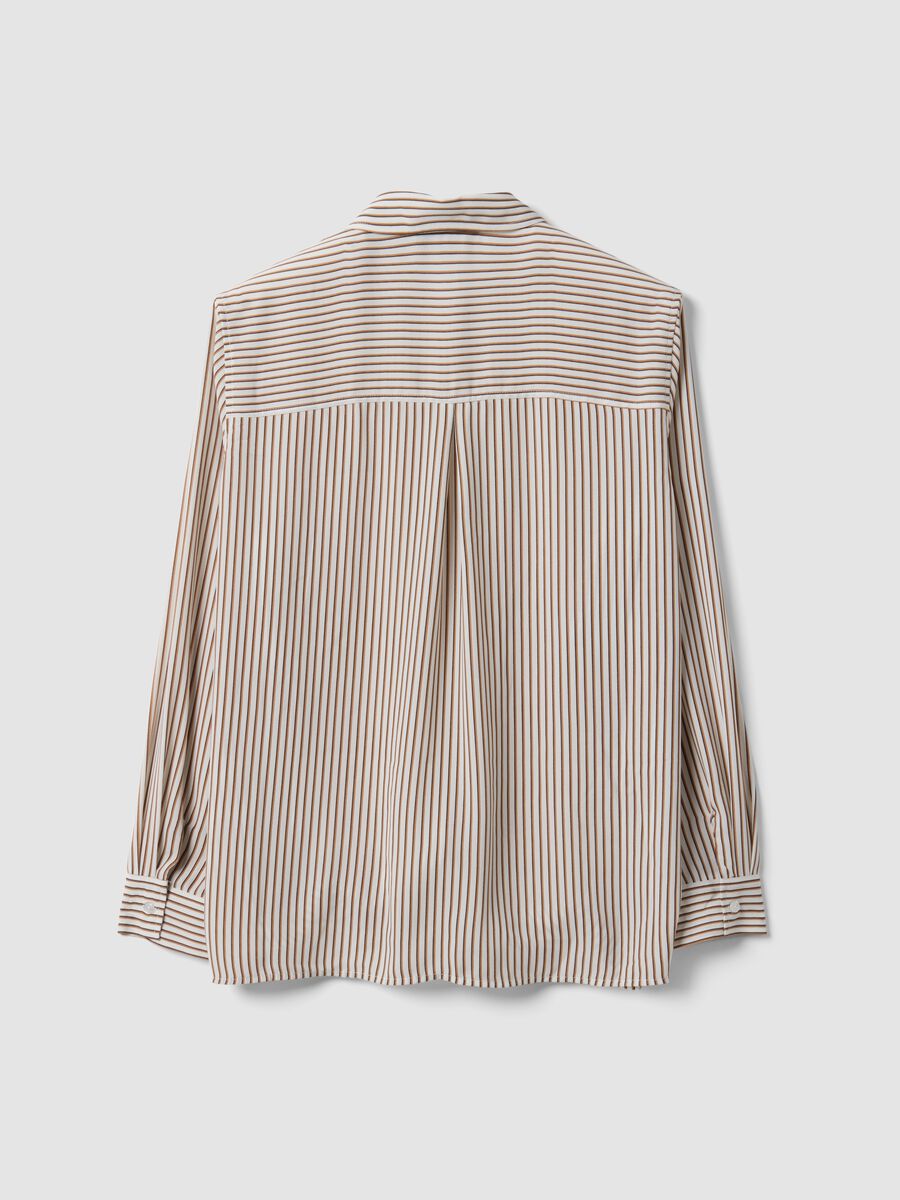 White striped shirt with classic collar, regular fit_5
