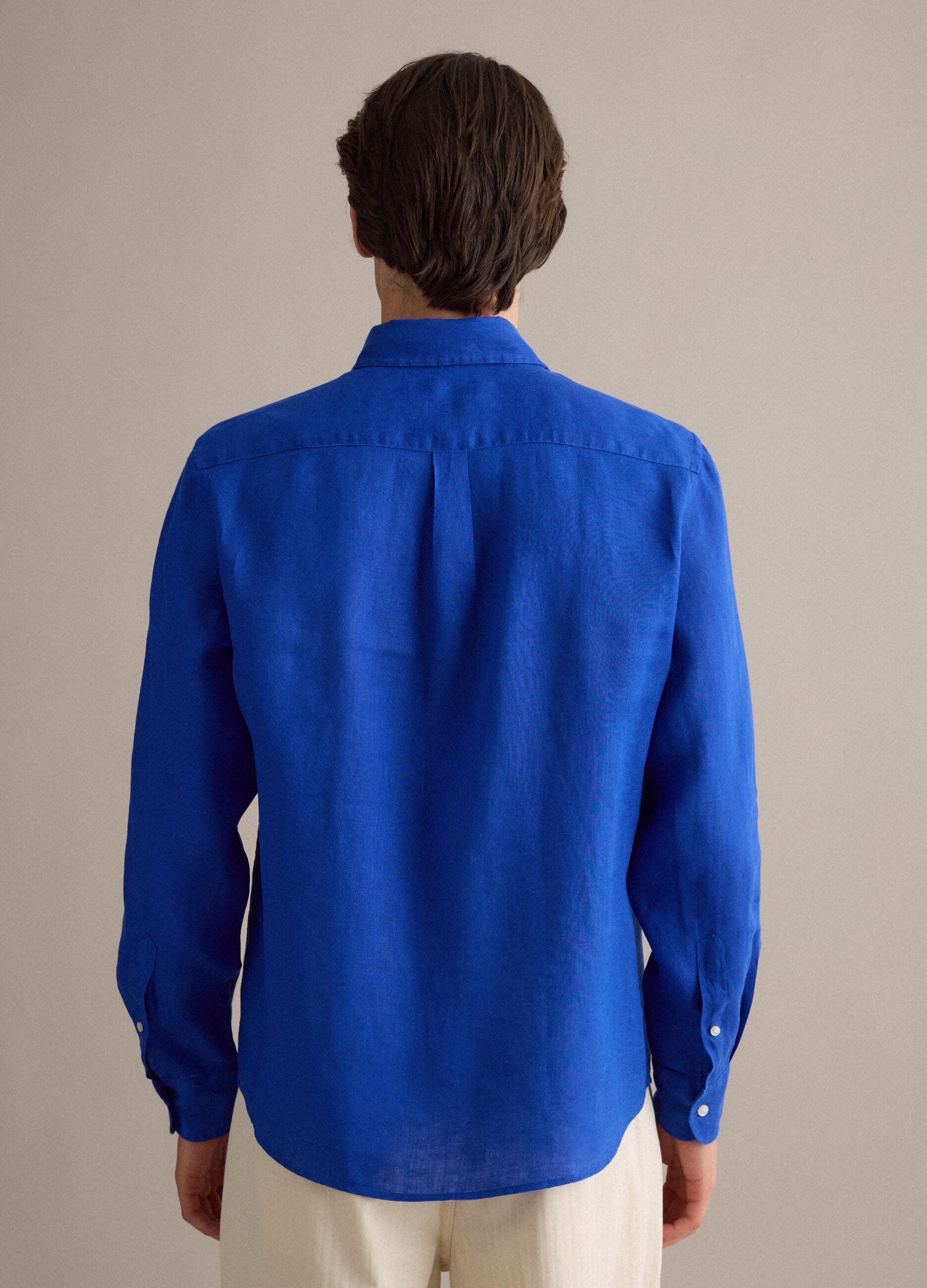 Blue pure linen shirt with button-down collar, regular fit