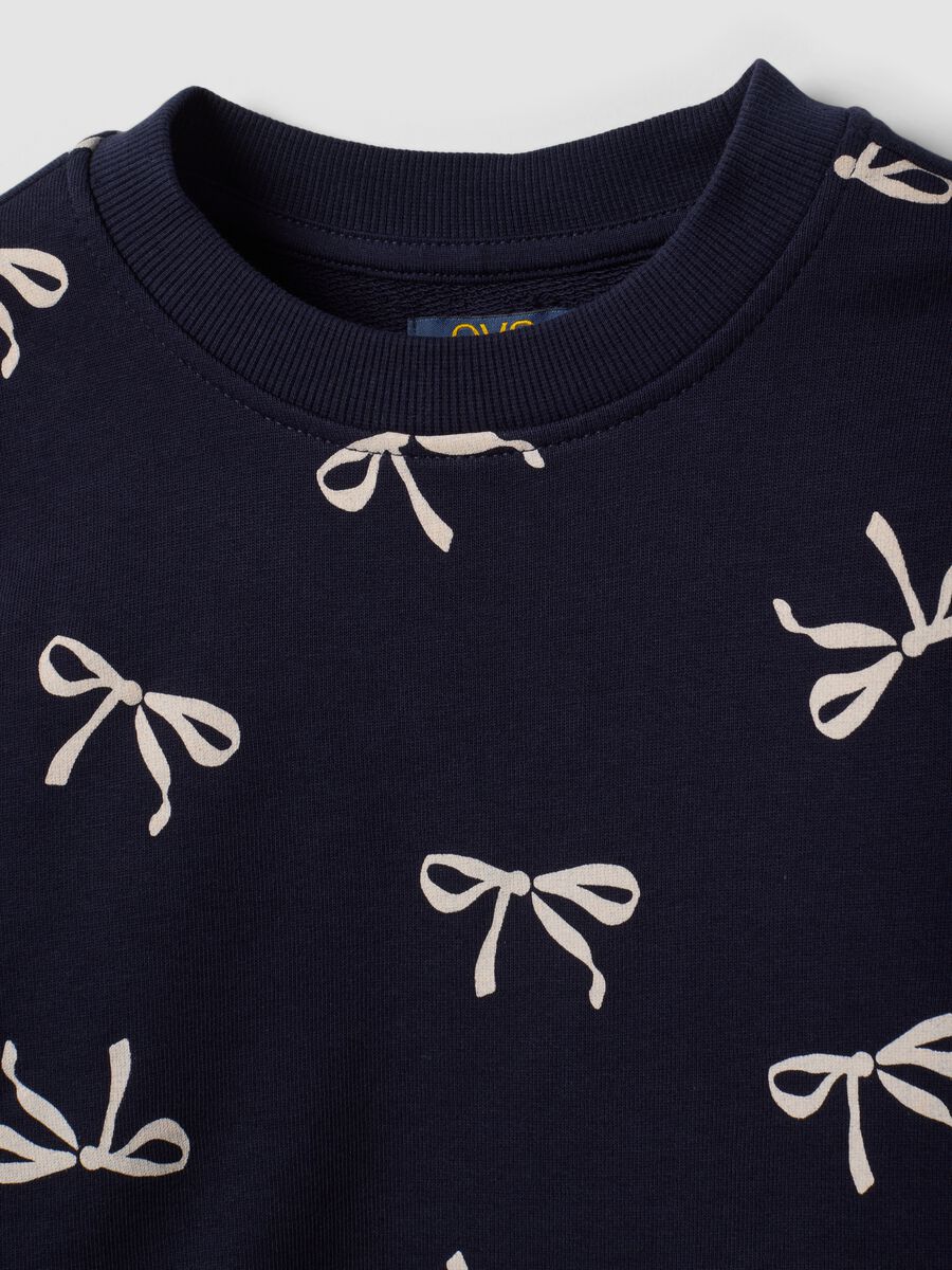 Blue pure cotton sweatshirt with bow print and crew neck for girls_2