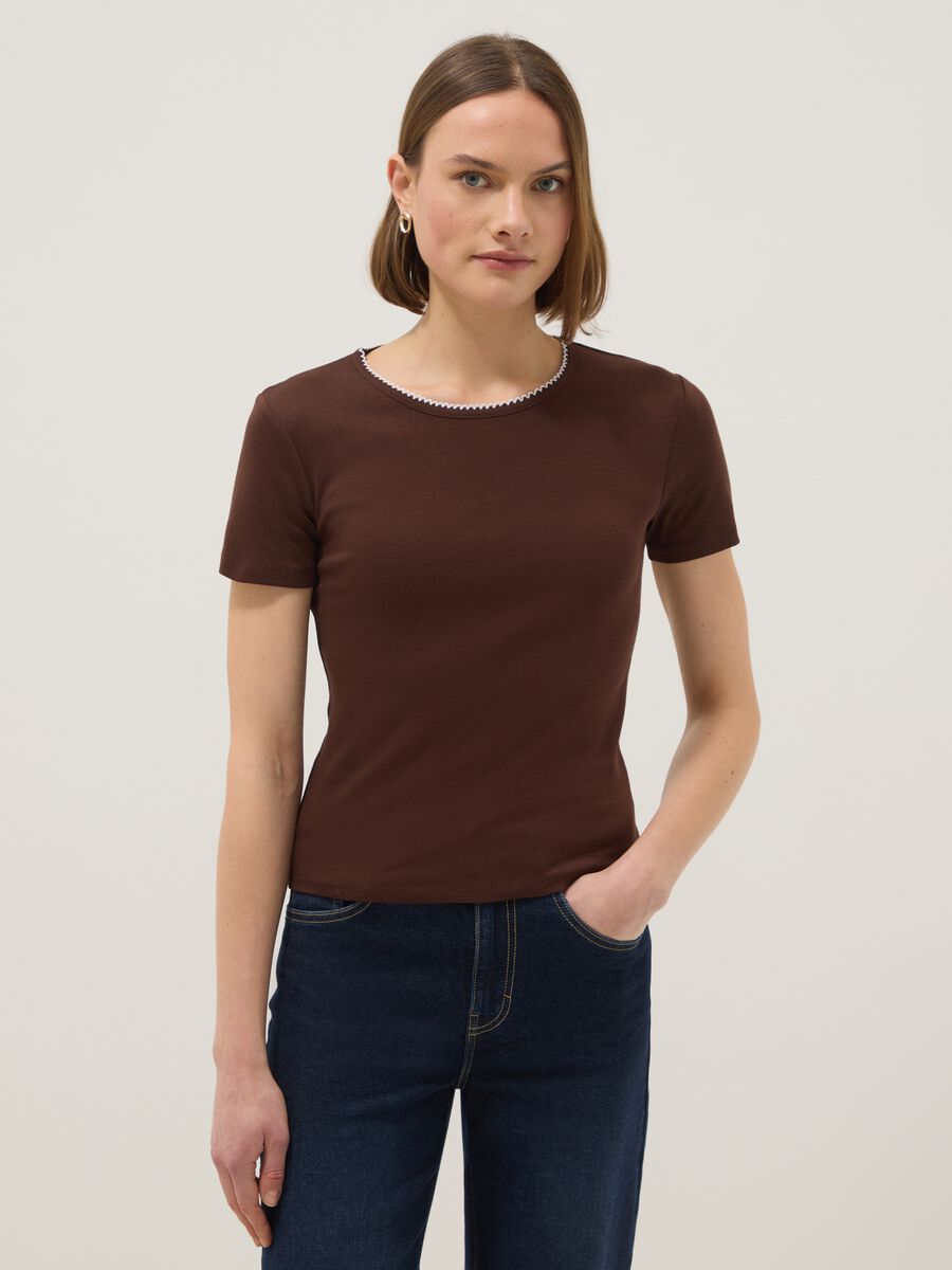 Brown pure cotton regular fit t-shirt with contrast stitching_0