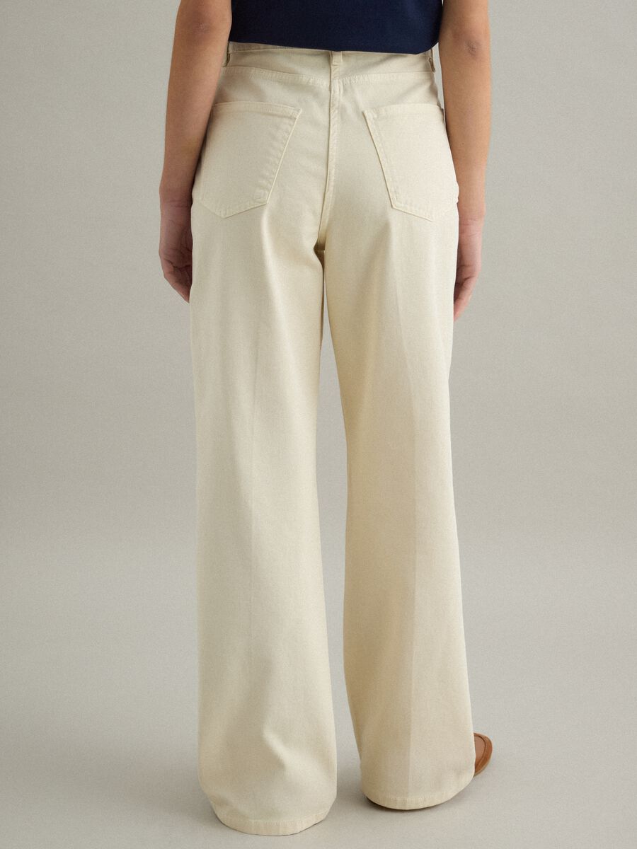 Pantaloni chino dritti in cotone elasticizzato beige_2
