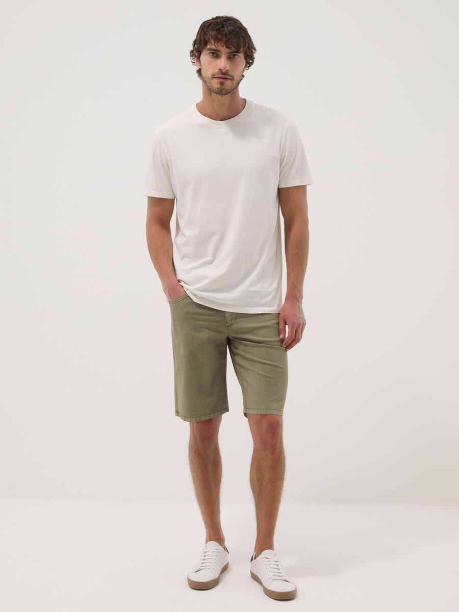 Green regular-fit stretch cotton Bermuda shorts_0