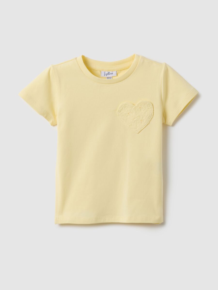 T-shirt in cotone elasticizzato giallo da bimba regular fit con cuore_0