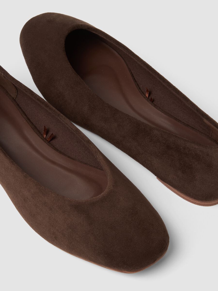Classic brown ballet flats_1